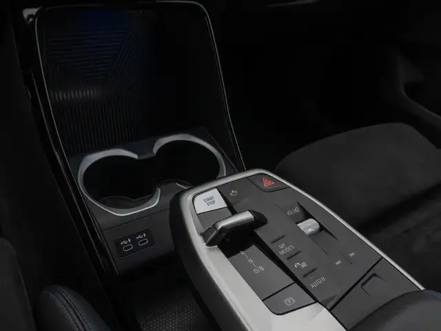 BMW Ix1 view 22