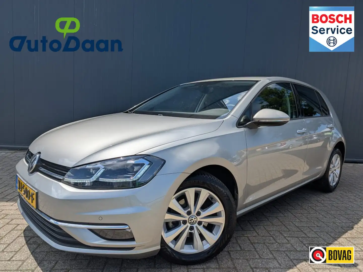 Volkswagen Golf 1.0 TSI Comfortline Business Gris - 1