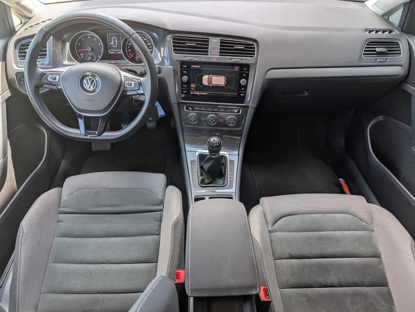 Volkswagen Golf 1.0 TSI Comfortline Business Gris - 2