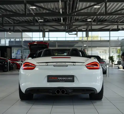 Porsche Boxster view 8