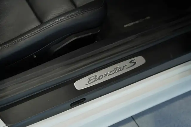 Porsche Boxster view 15