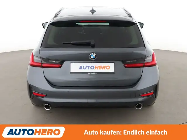 BMW 3 Series view 5