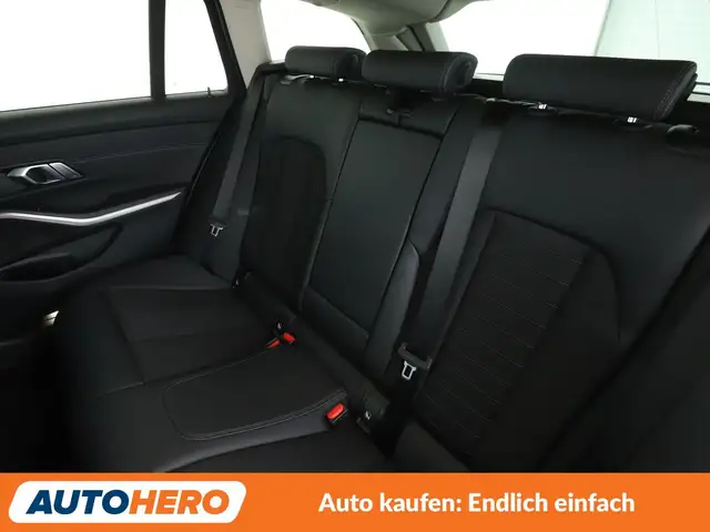 BMW 3 Series view 14