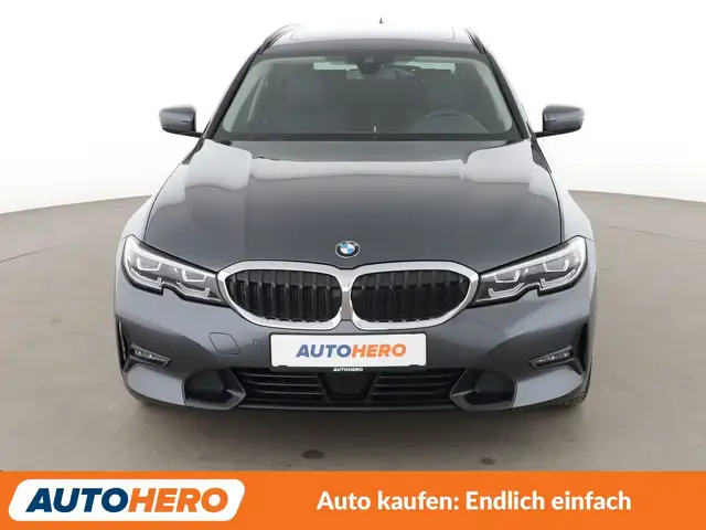 BMW 3 Series view 9
