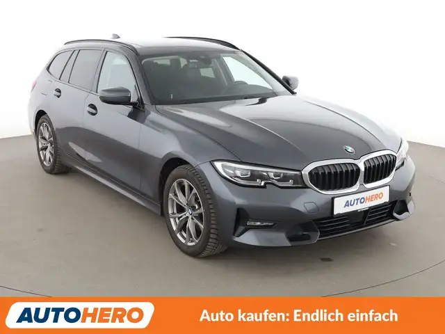 BMW 3 Series view 8
