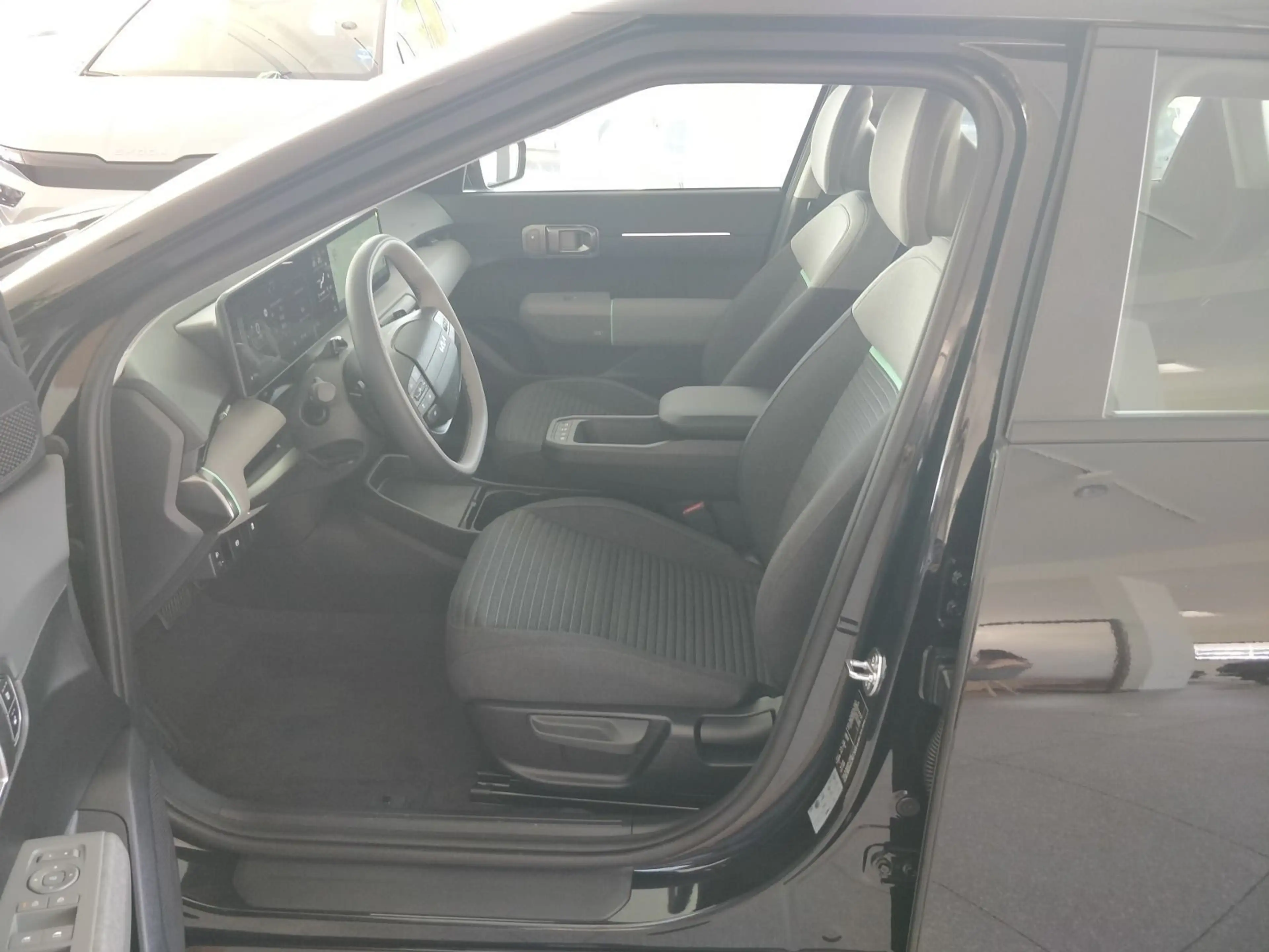 Kia EV4 58,3 kWh AIR 204PS WÄRME 17"ALU ACC KEYLESS — photo 7