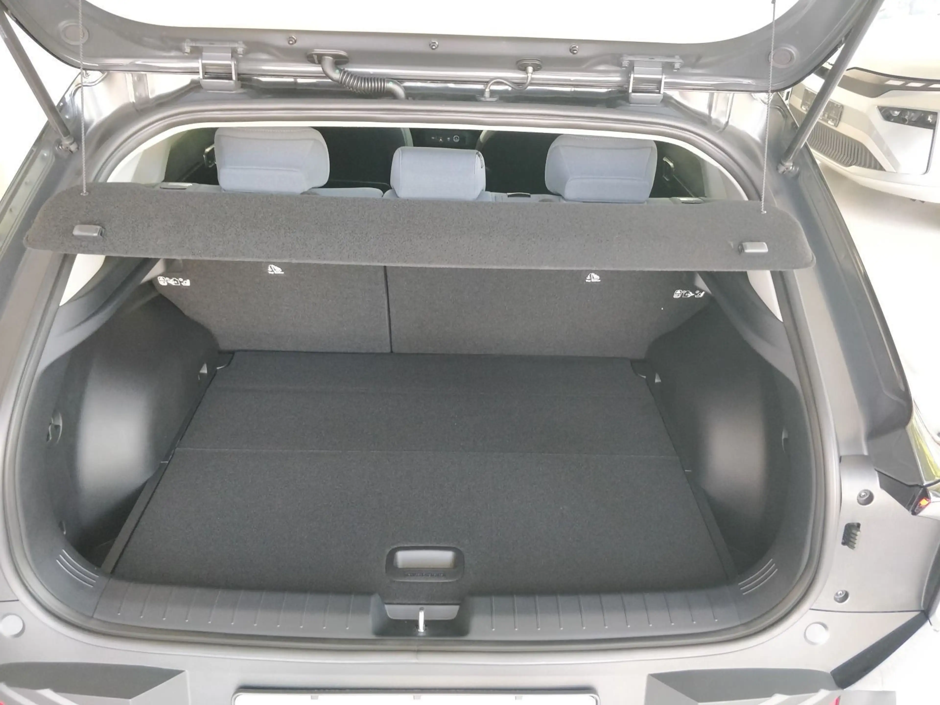 Kia EV4 58,3 kWh AIR 204PS WÄRME 17"ALU ACC KEYLESS — photo 6