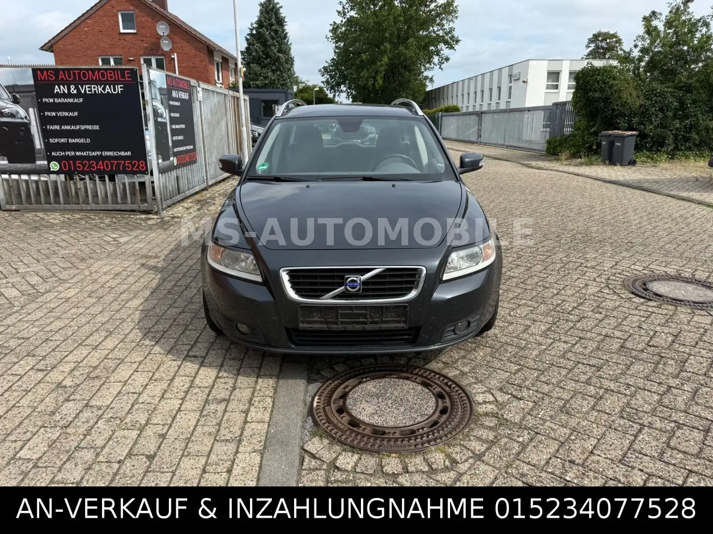 Volvo V50 Kombi 1.6 D Momentum Grau - 2