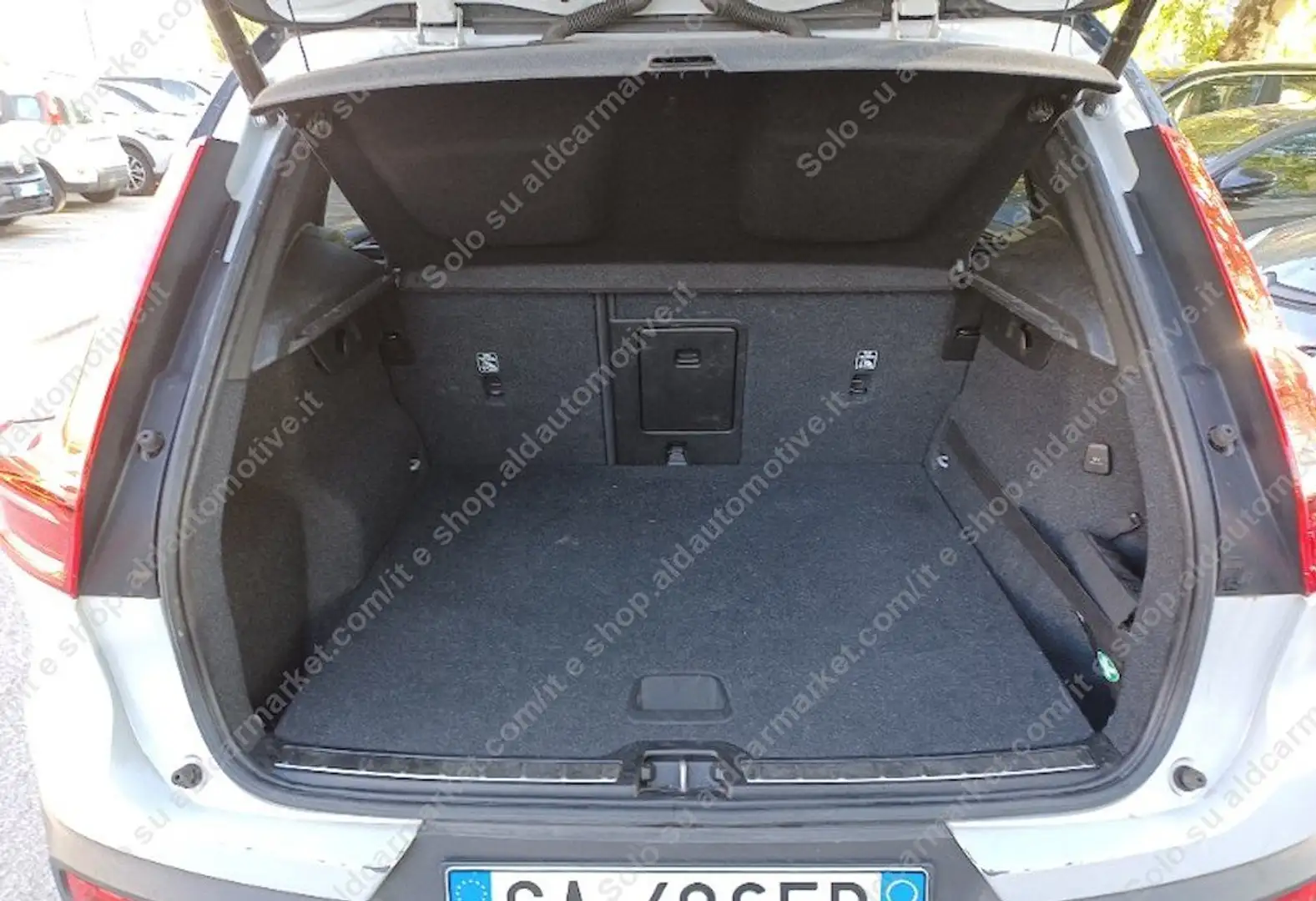 Volvo XC40 XC40 1.5 t3 R-design 163cv ADAS PELLE NAVI Wit - 2