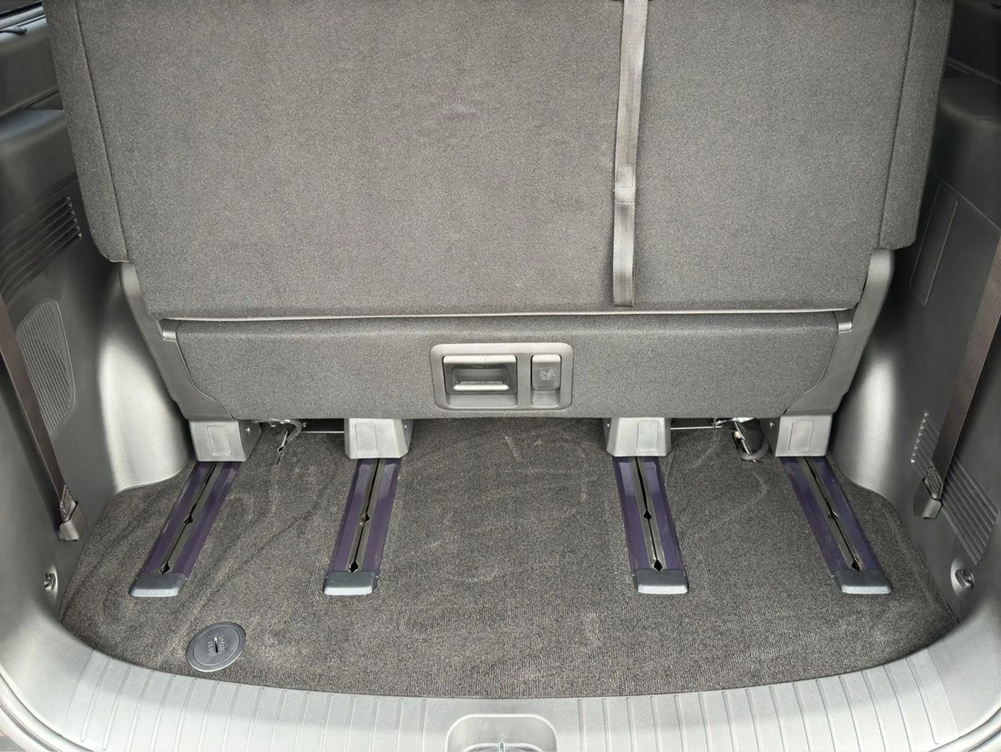 Hyundai STARIA Signature Hybrid 7-Sitzer PANO ACC NAVI LED — photo 14