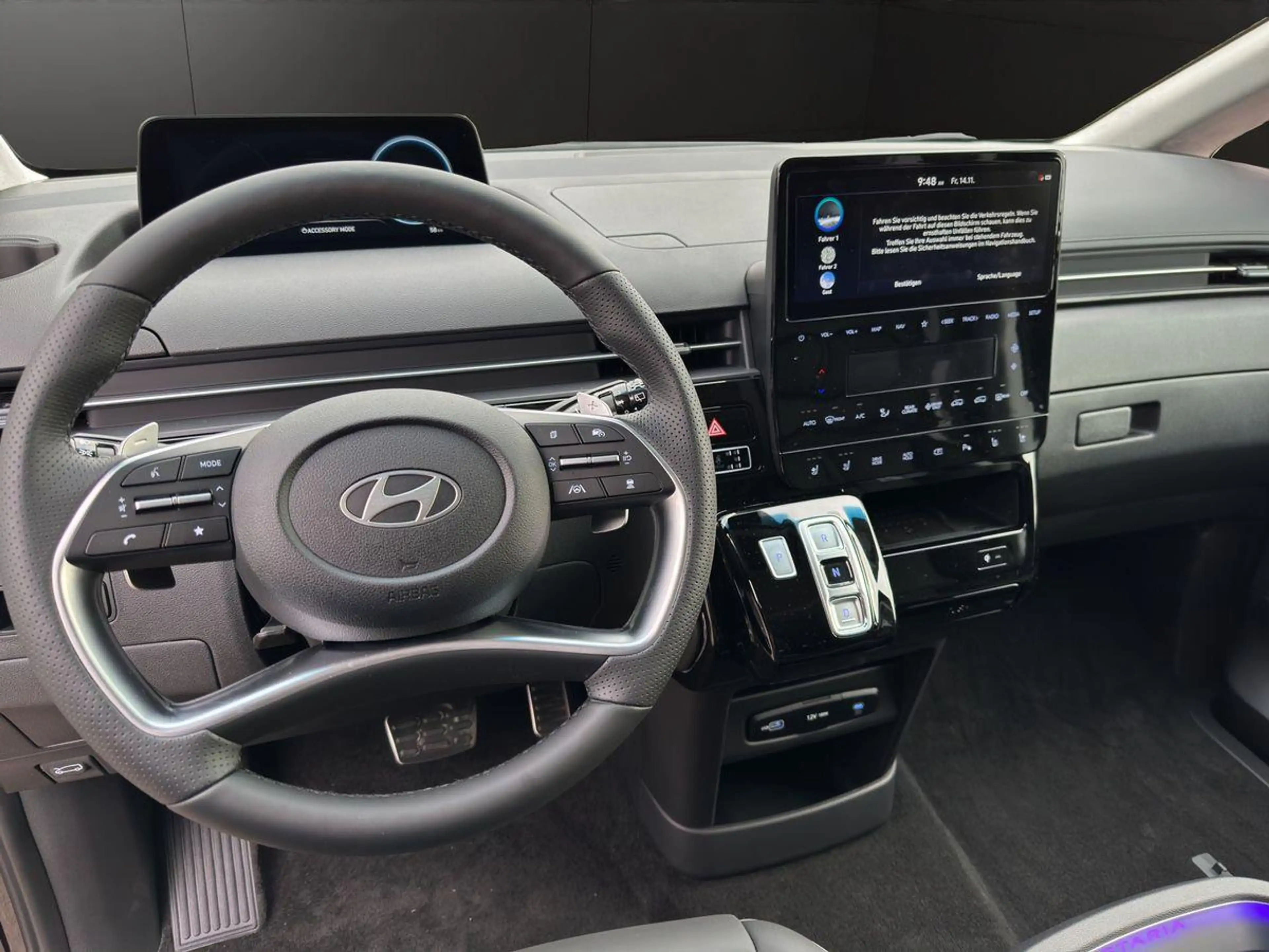 Hyundai STARIA Signature Hybrid 7-Sitzer PANO ACC NAVI LED — photo 10