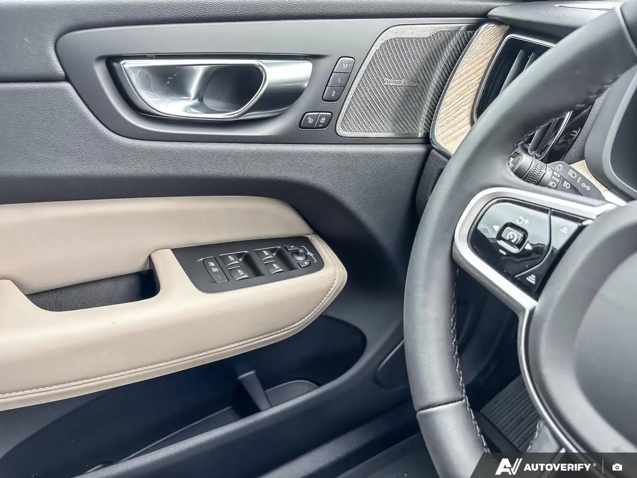 Volvo XC60 снимка Volvo XC60