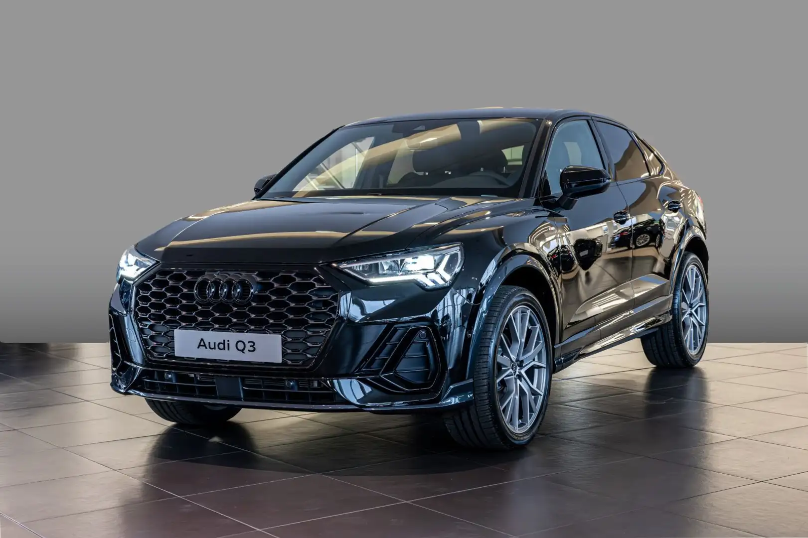 Audi Q3 35 TDI S line S tronic Navi ACC Zwart - 2
