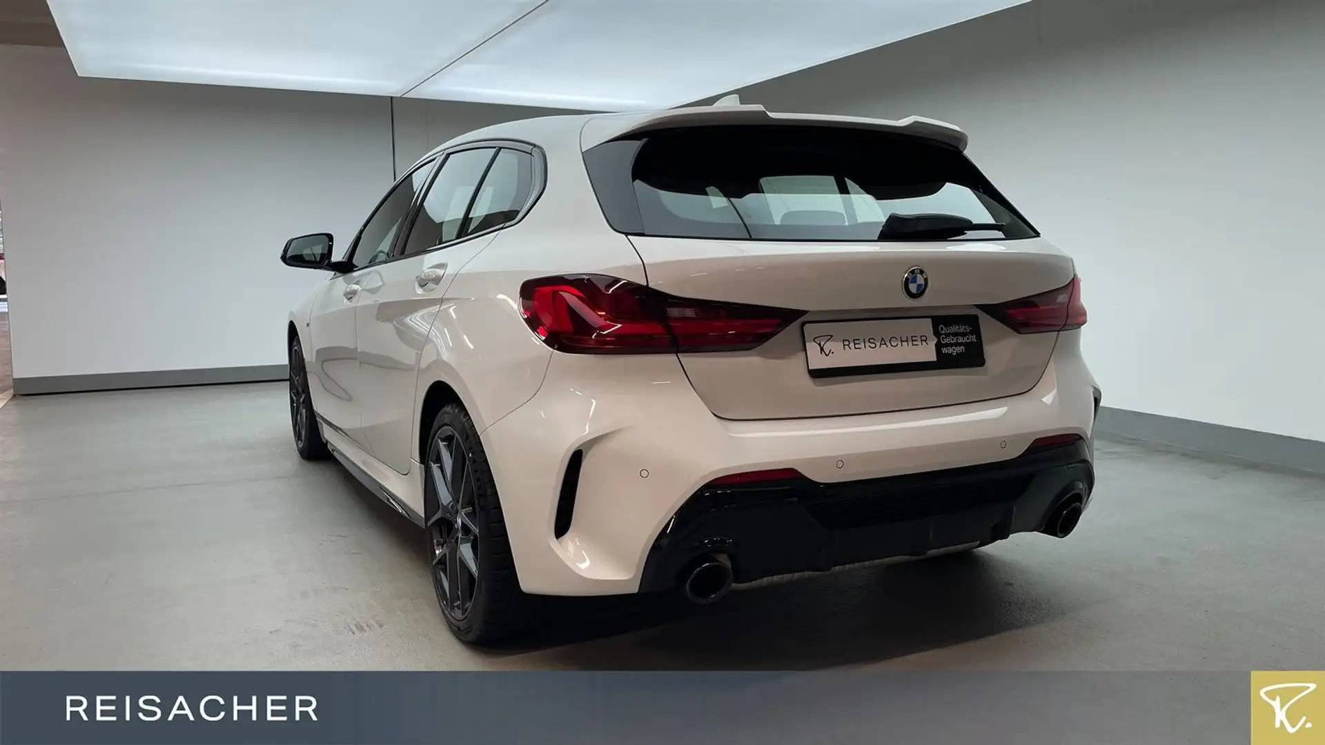 BMW 135 i A xDrive M Sport LCProf,LED,DAB,HiFi,18" Alb - 2
