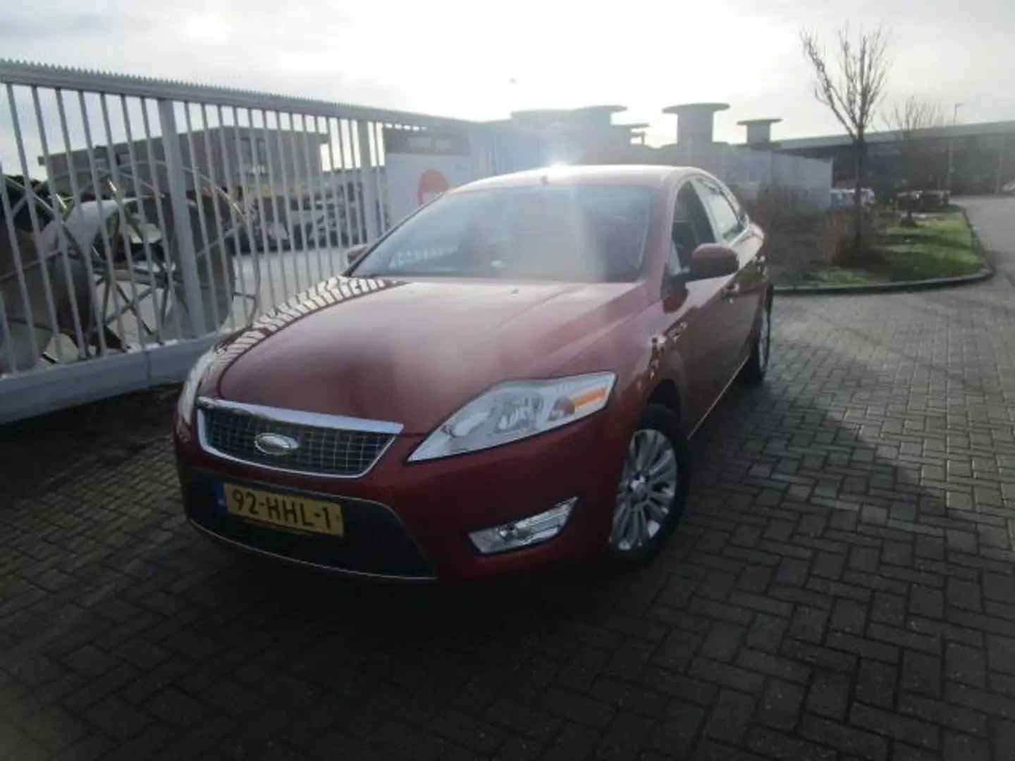 Ford Mondeo 2.0-16V Ghia Rouge - 1