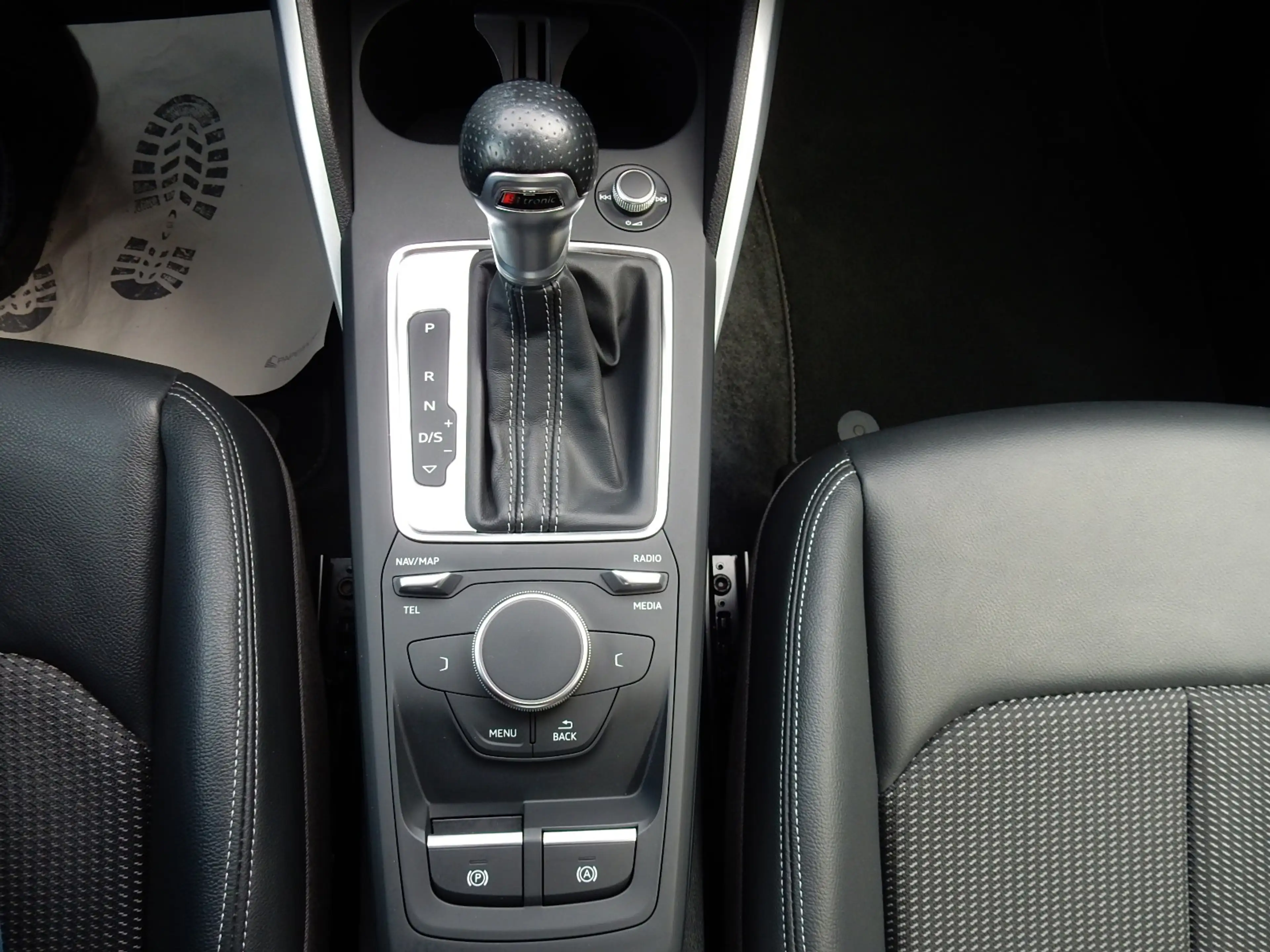 Audi Q2 35 TFSI S EDITION*LED*LEDER*NAVI*CR CONTR* — photo 12