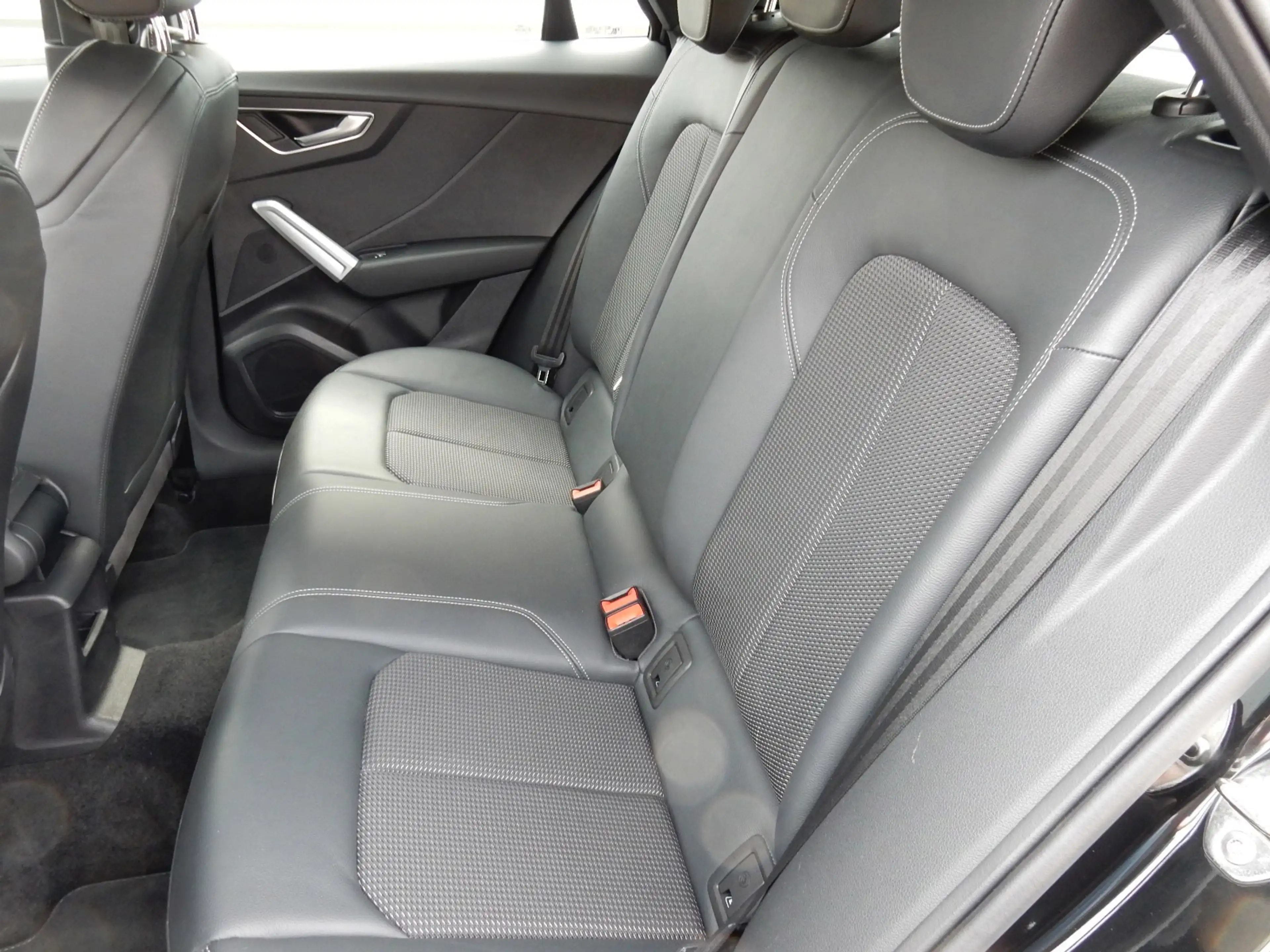 Audi Q2 35 TFSI S EDITION*LED*LEDER*NAVI*CR CONTR* — photo 8