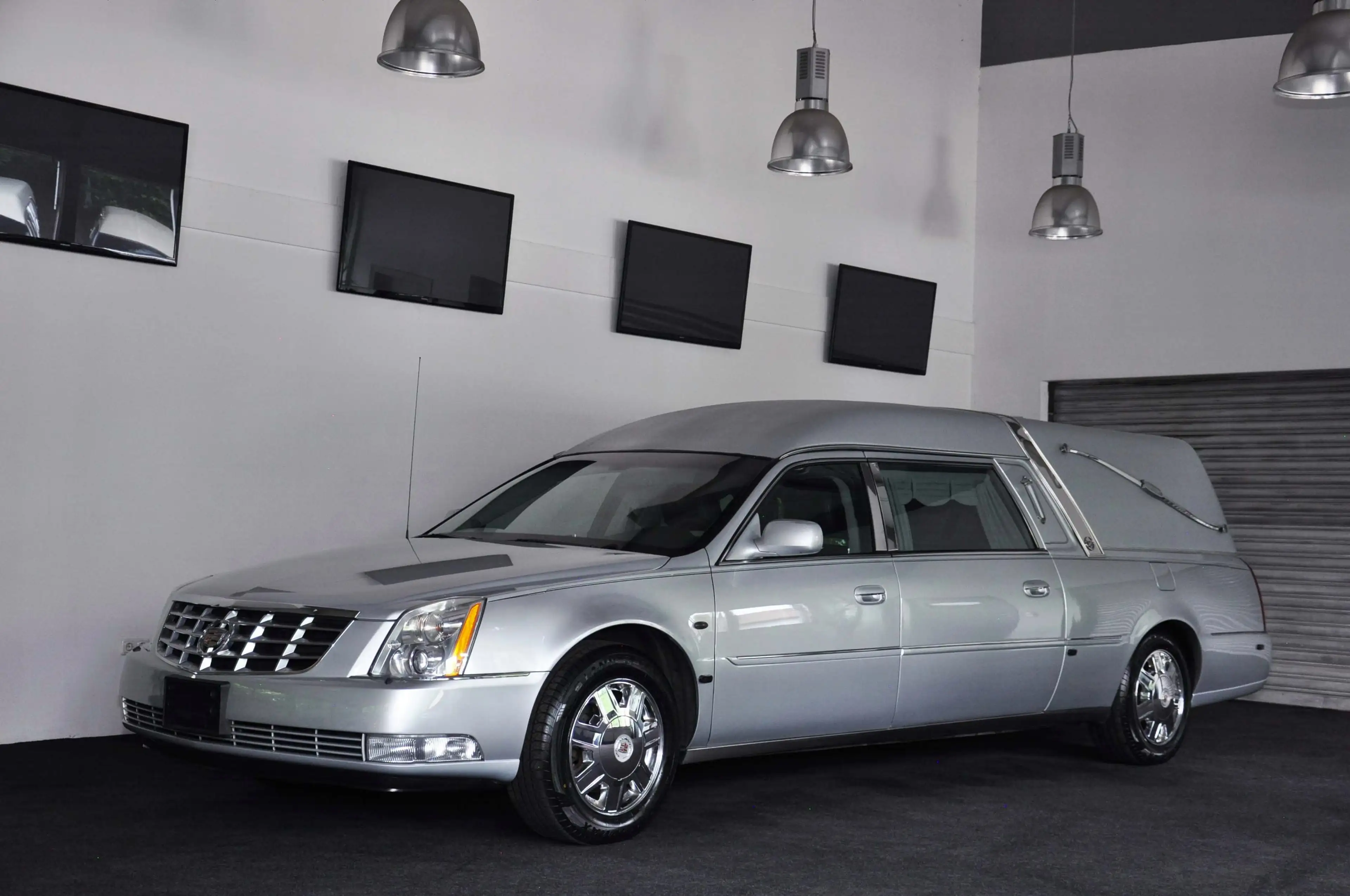 Cadillac DTS V8 (Deville-Nachfolger) ! Leichenwagen ! TÜV !