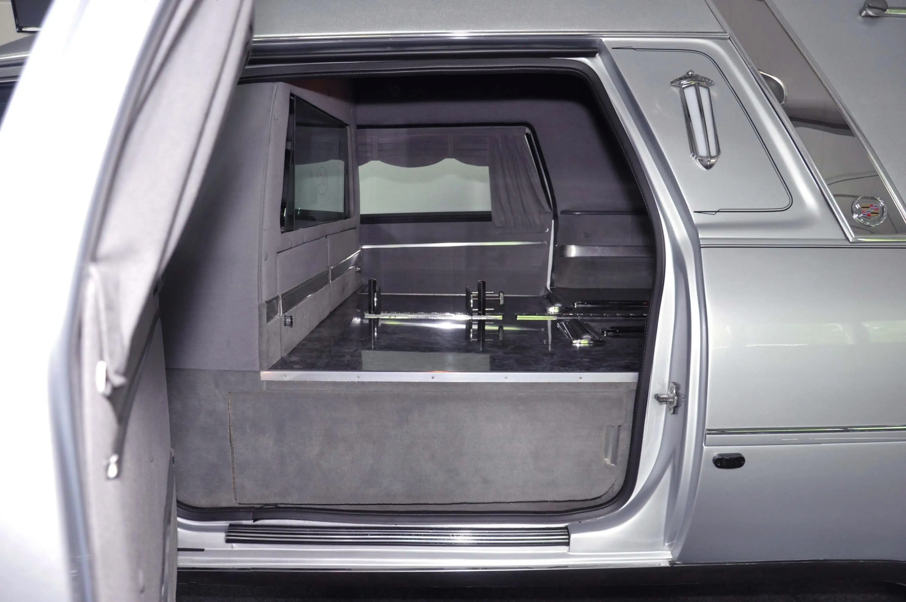 Cadillac DTS V8 (Deville-Nachfolger) ! Leichenwagen ! TÜV ! — photo 11