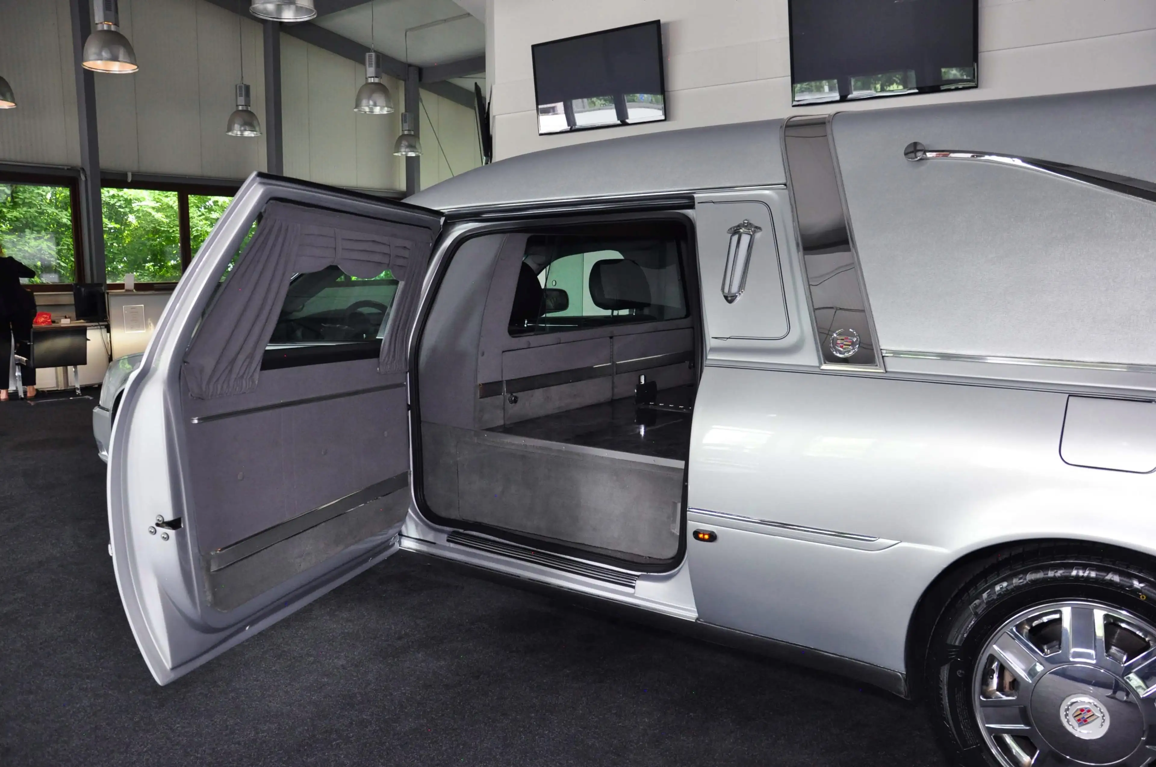 Cadillac DTS V8 (Deville-Nachfolger) ! Leichenwagen ! TÜV ! — photo 10