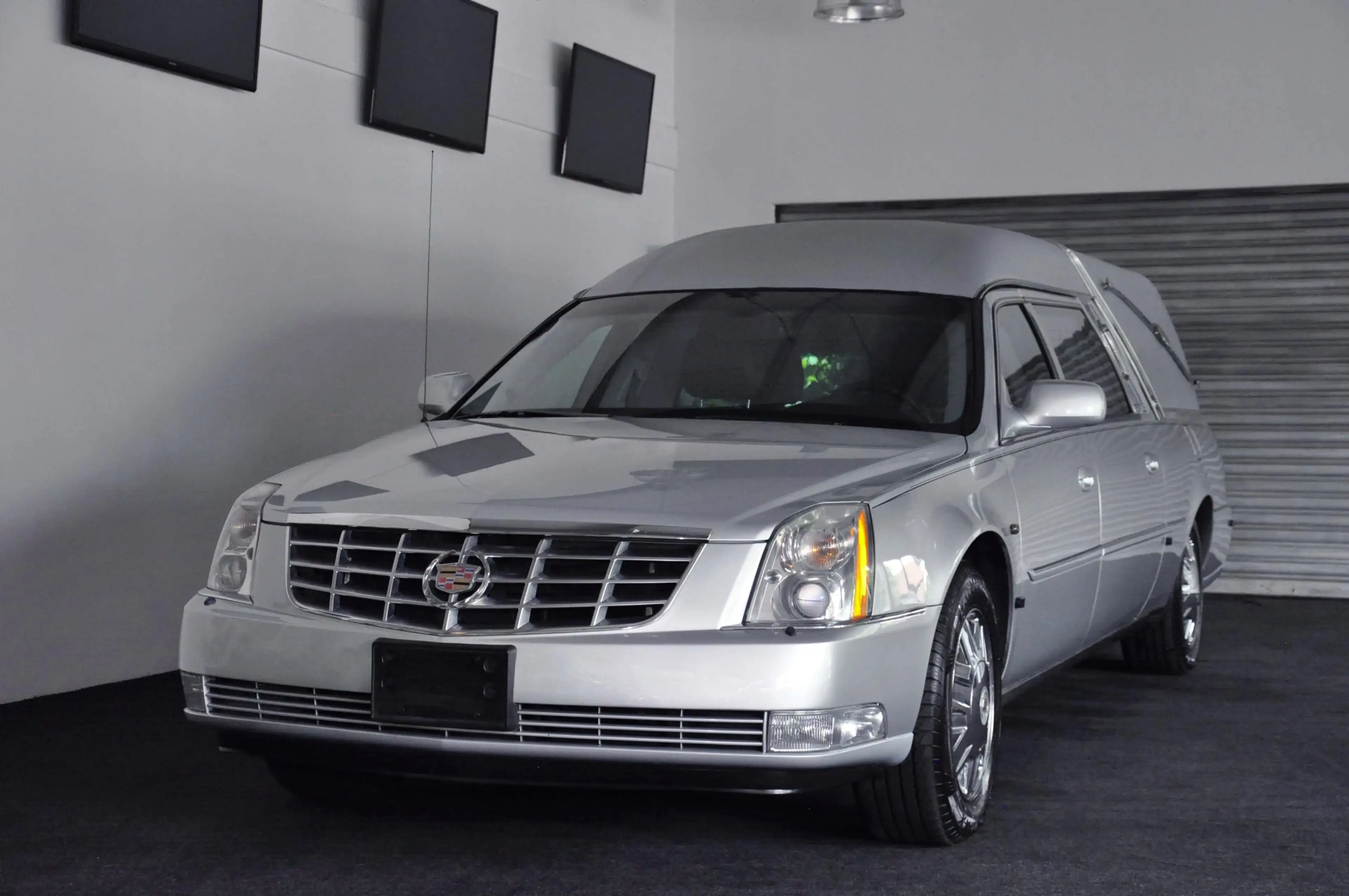 Cadillac DTS V8 (Deville-Nachfolger) ! Leichenwagen ! TÜV ! — photo 2