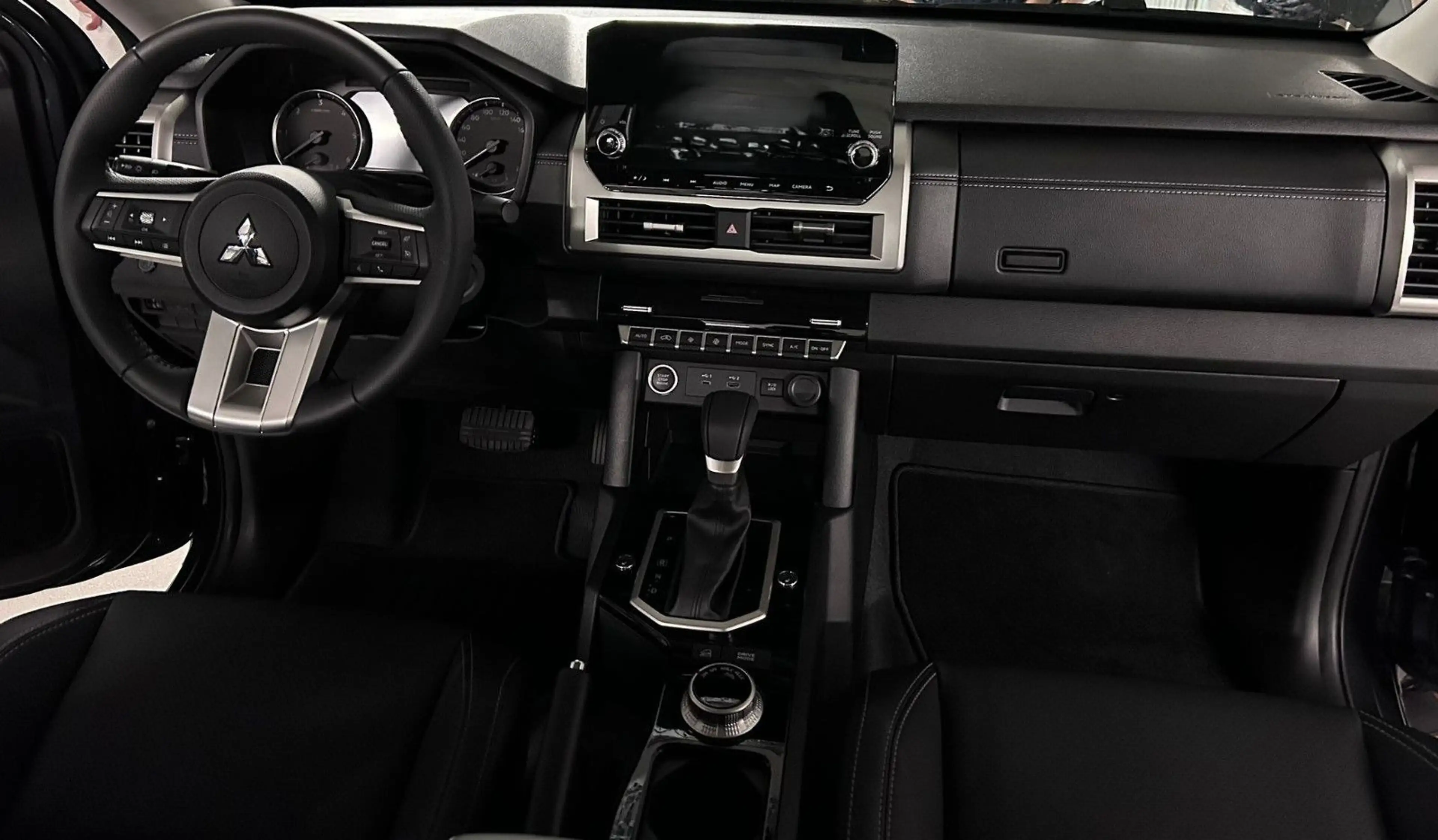 Mitsubishi L200 2.4 Bi Turbo Diesel Doppelkabine TOP — photo 3