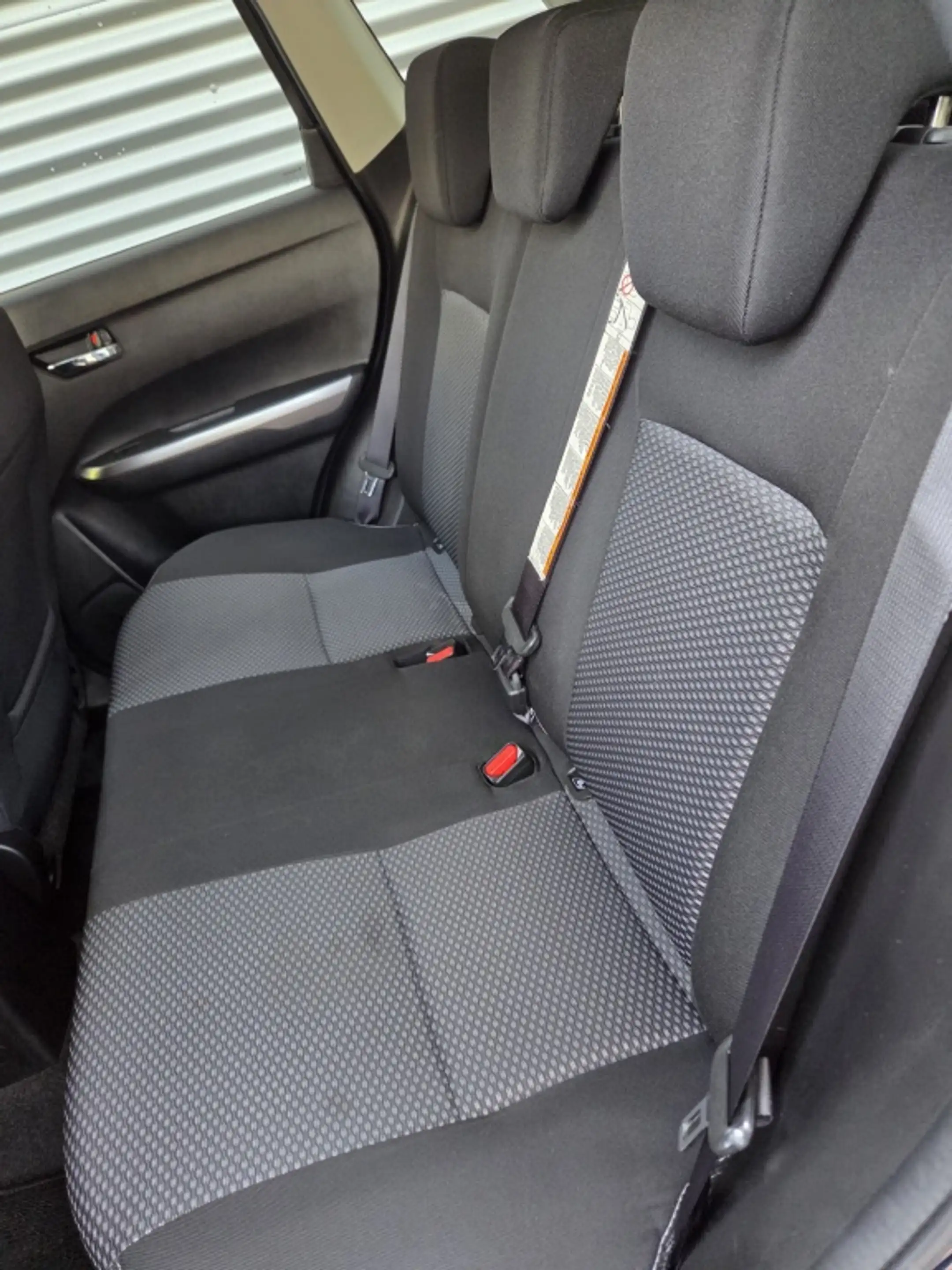Suzuki Vitara 1.5 Hybrid Style Automaat — photo 12