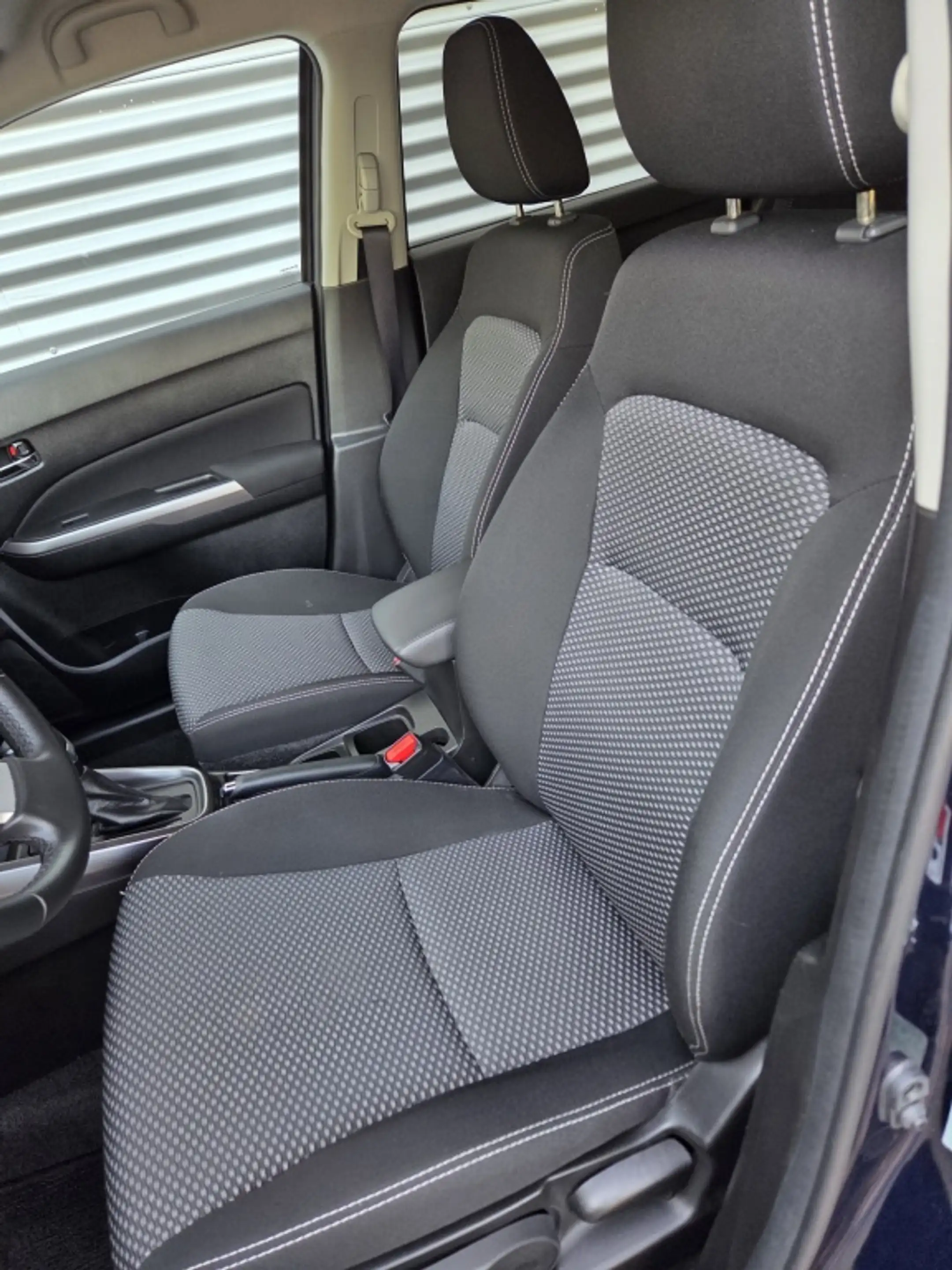 Suzuki Vitara 1.5 Hybrid Style Automaat — photo 3