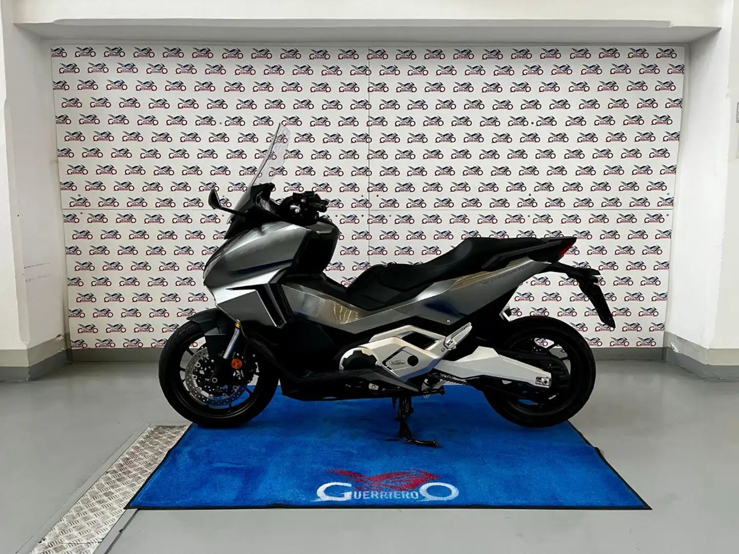 Honda Forza 750 Garantita e Finanziabile Grigio - 1