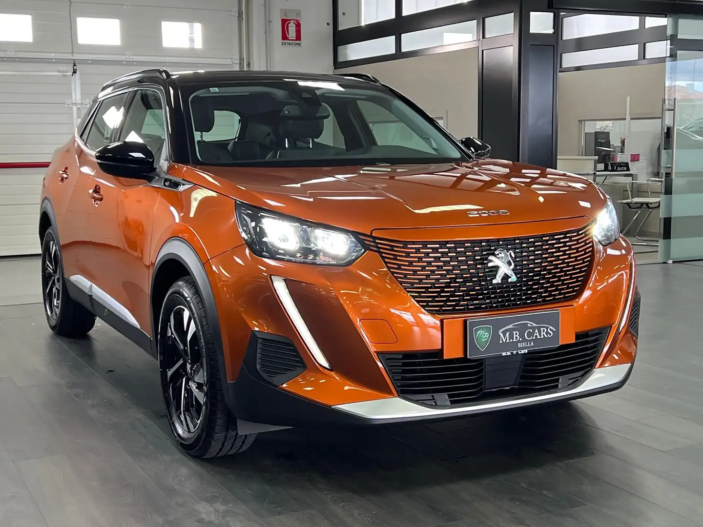 Peugeot 2008 e-2008 Allure Pack 100kW Arancione - 1