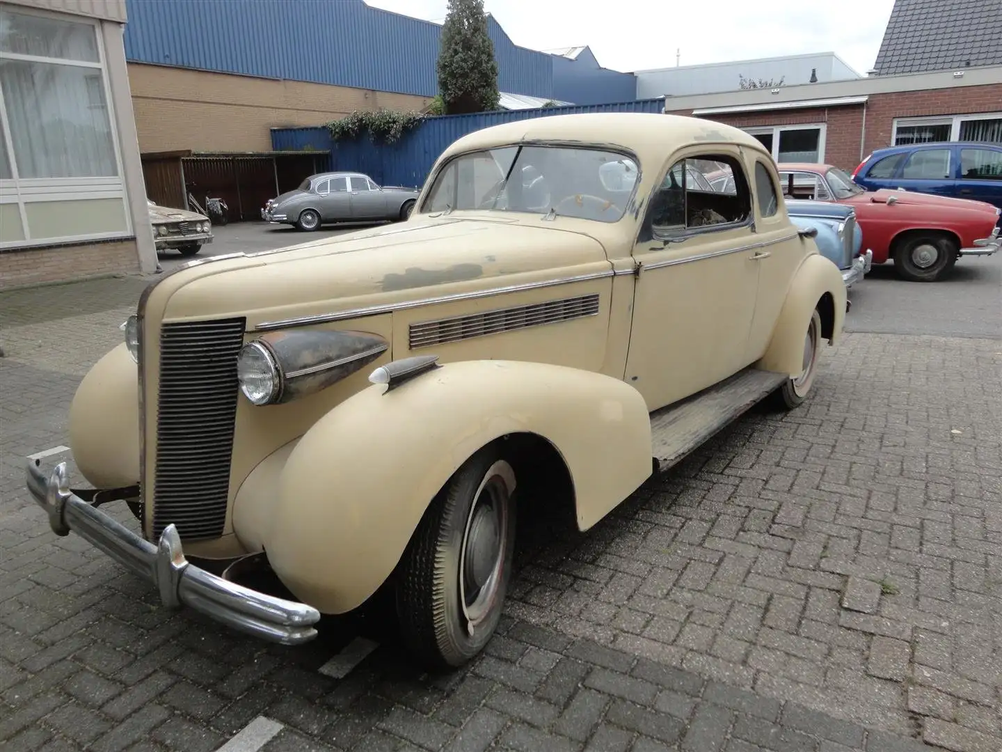 Buick Coupé 1937 "to restore" Galben - 1