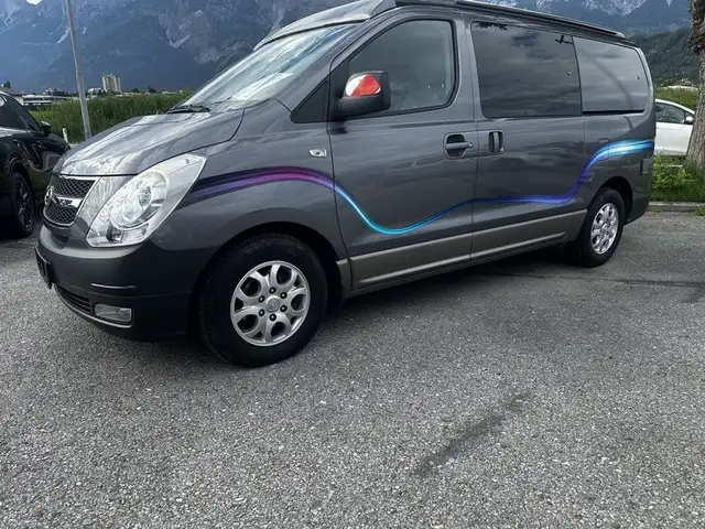 Hyundai Starex 2,5 CRDi Comfort Camper
