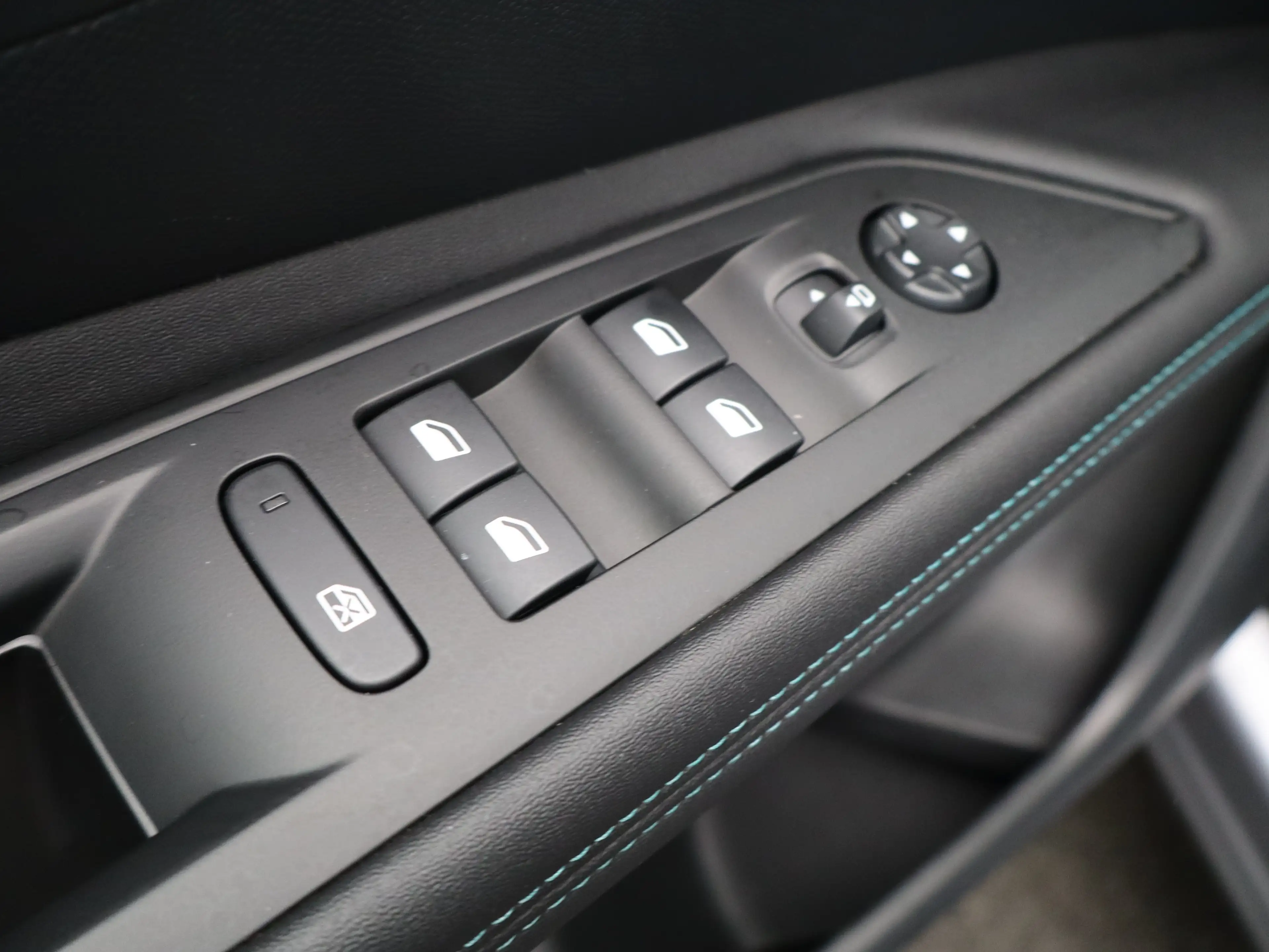 Peugeot 3008 Allure Pack Business Lage KMstand! | Navigatie | A — photo 40