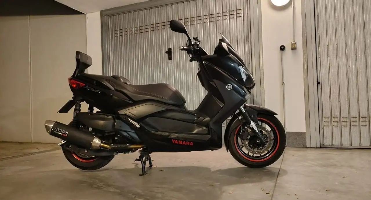 Yamaha X-Max 400