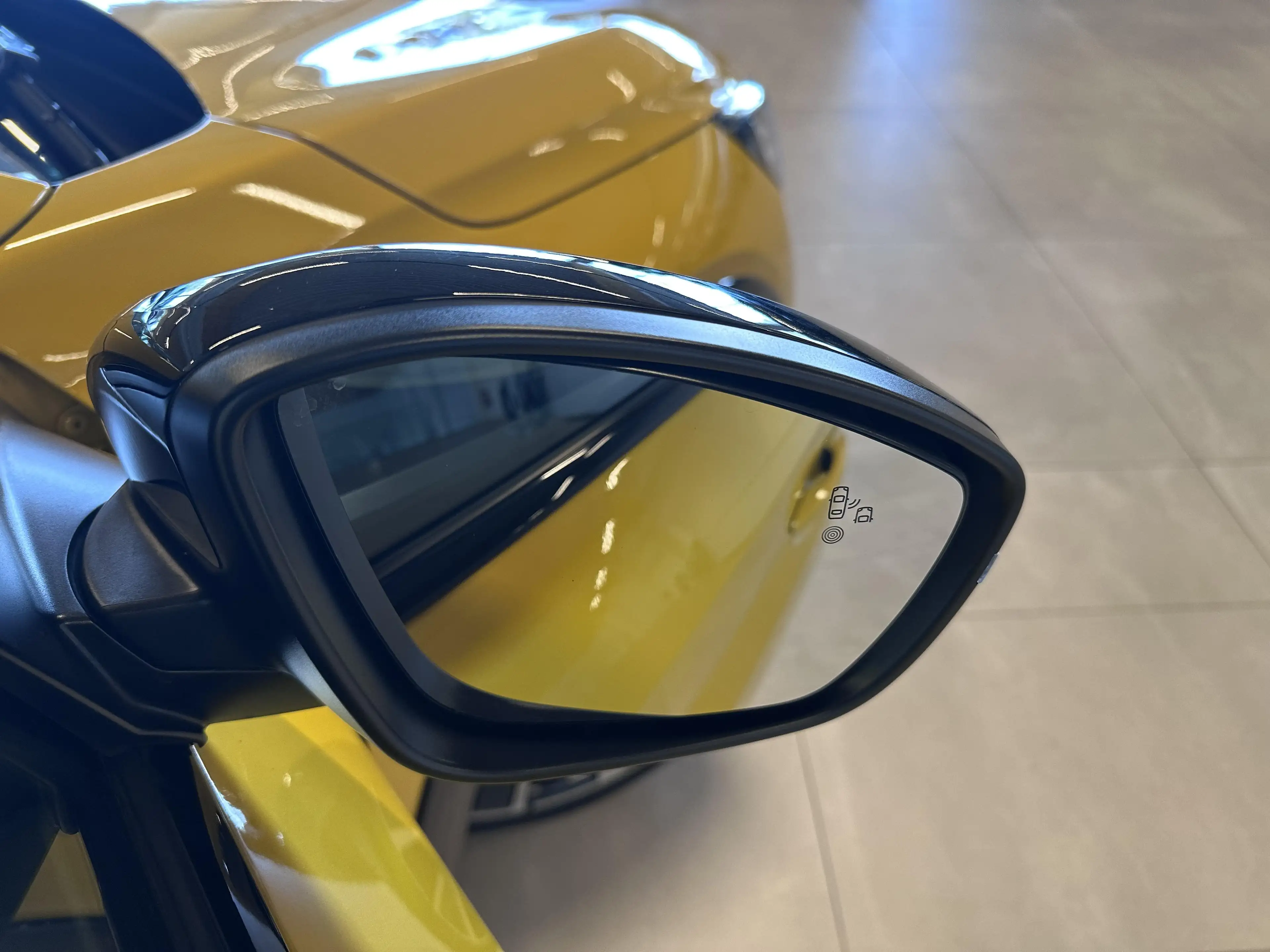 Peugeot 208 GT 1.2 BENZINE 100 PK MAN 6 — photo 18