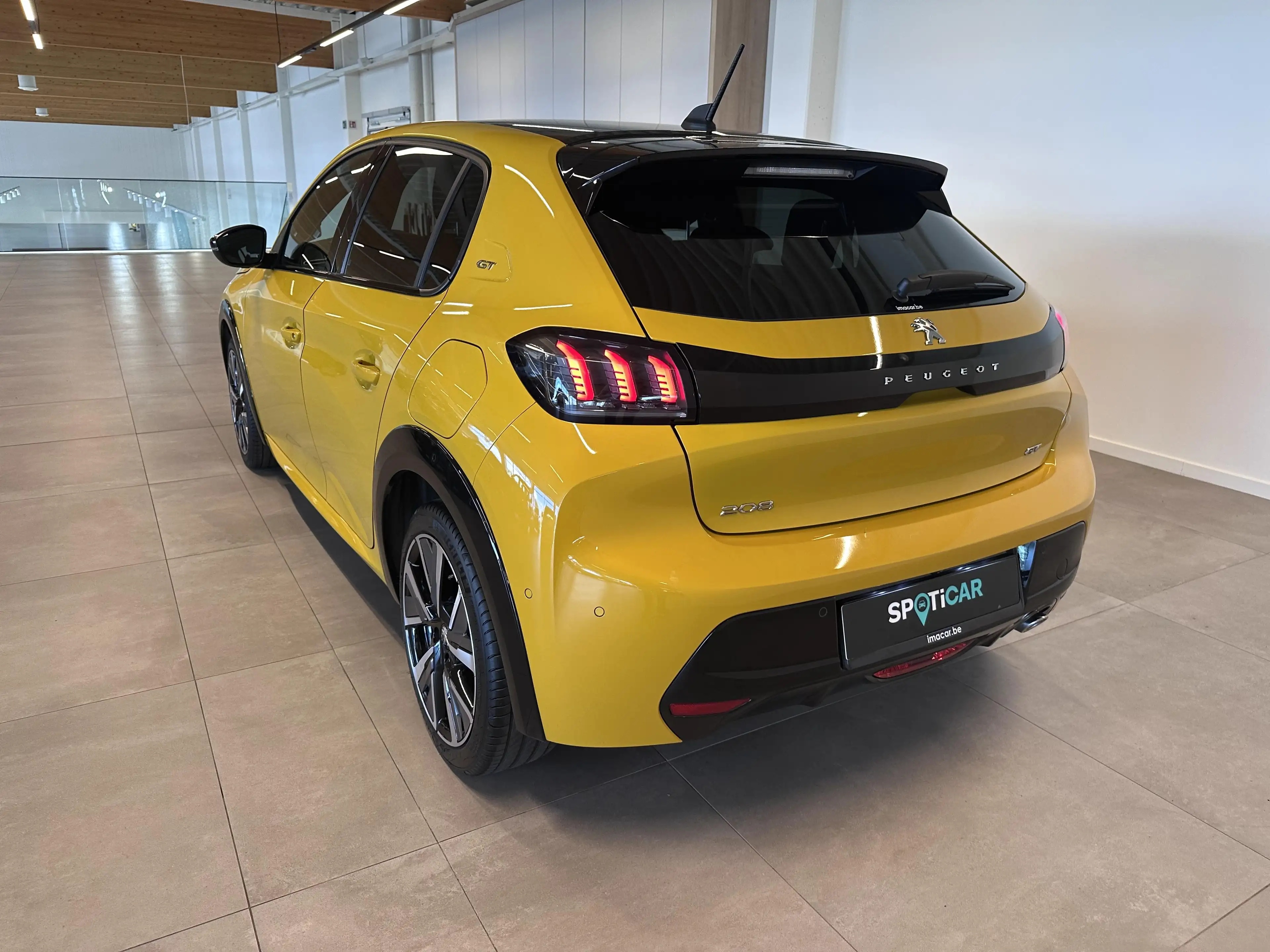 Peugeot 208 GT 1.2 BENZINE 100 PK MAN 6 — photo 3