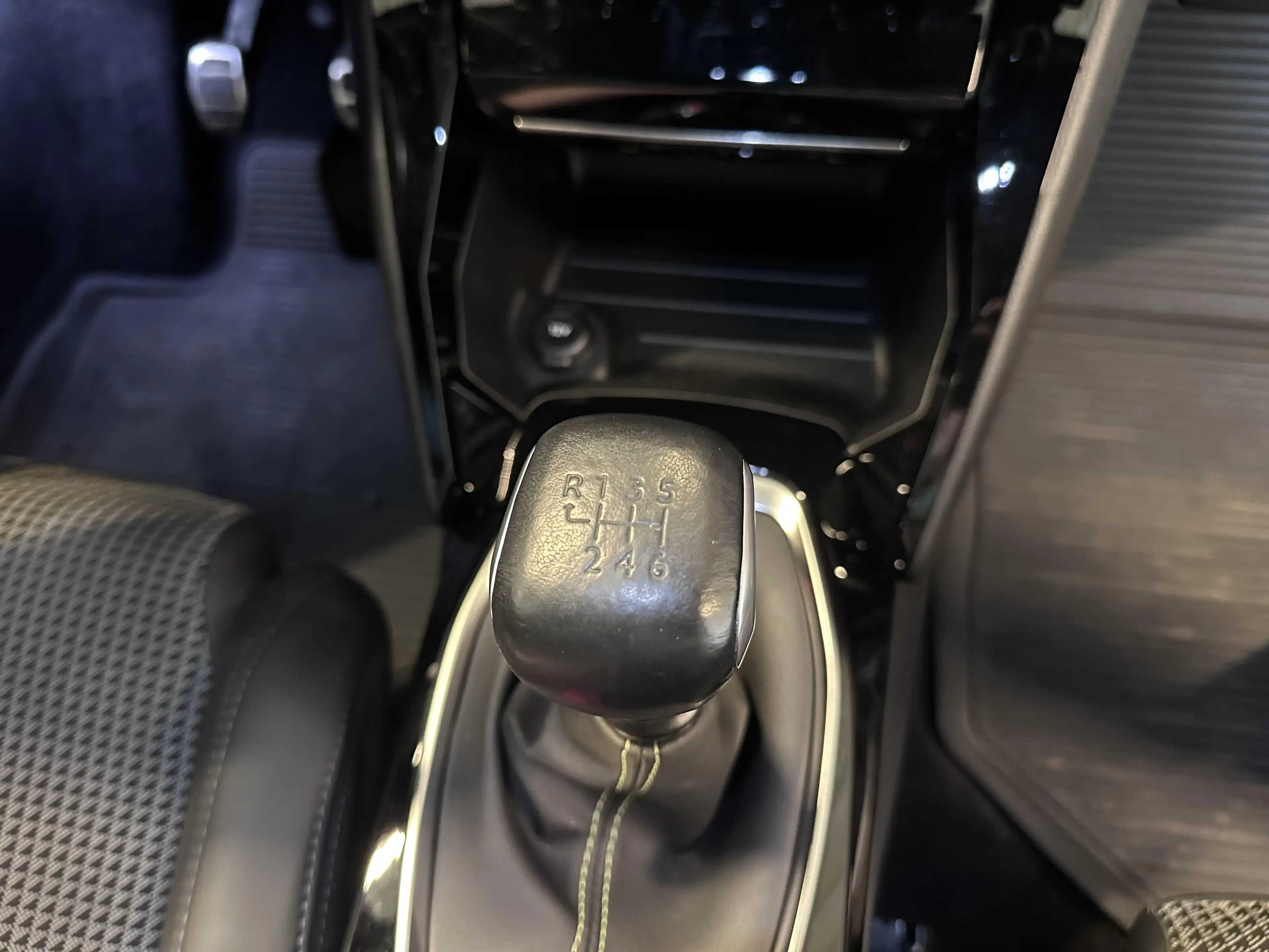 Peugeot 208 GT 1.2 BENZINE 100 PK MAN 6 — photo 16