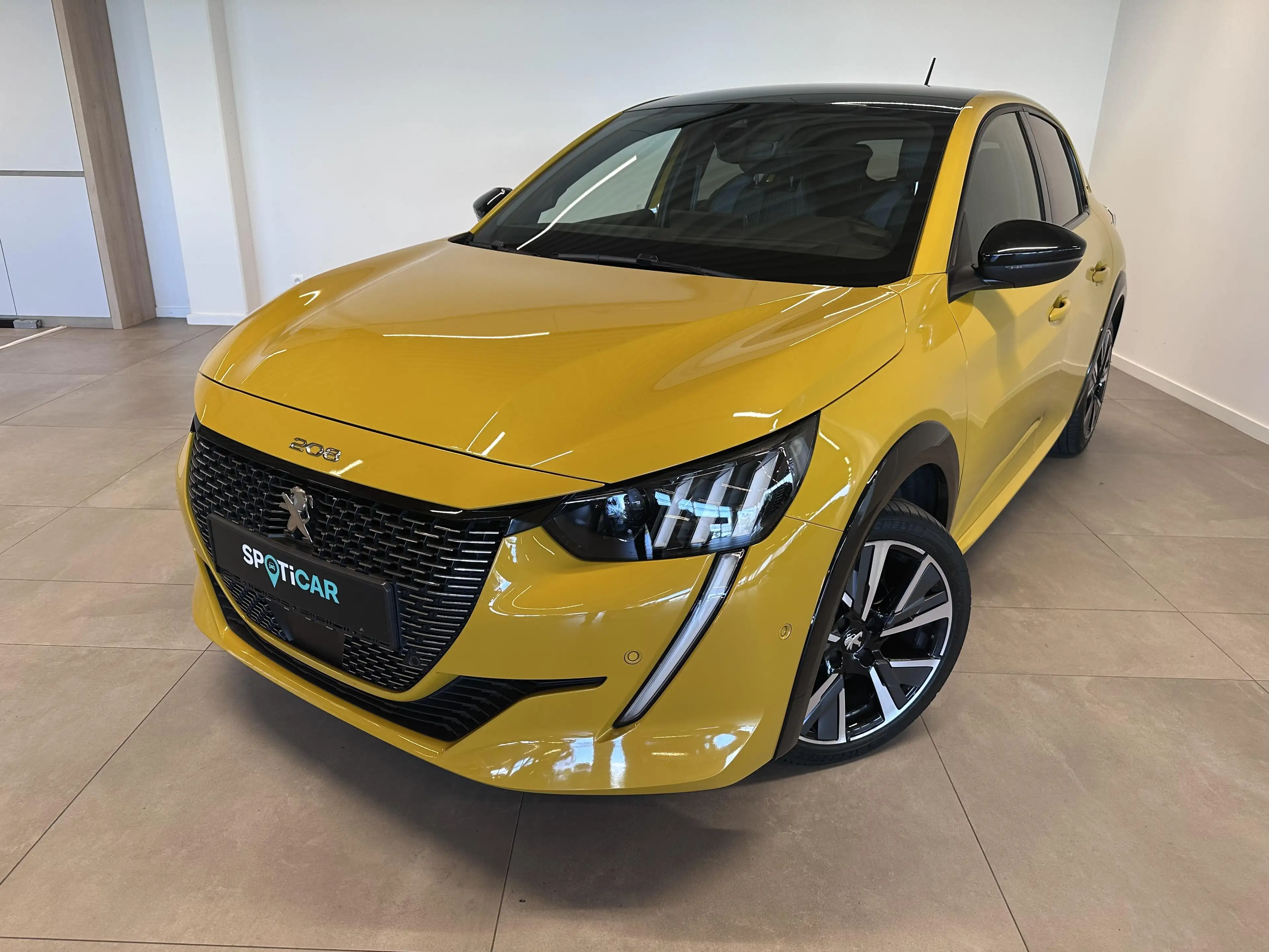 Peugeot 208 GT 1.2 BENZINE 100 PK MAN 6