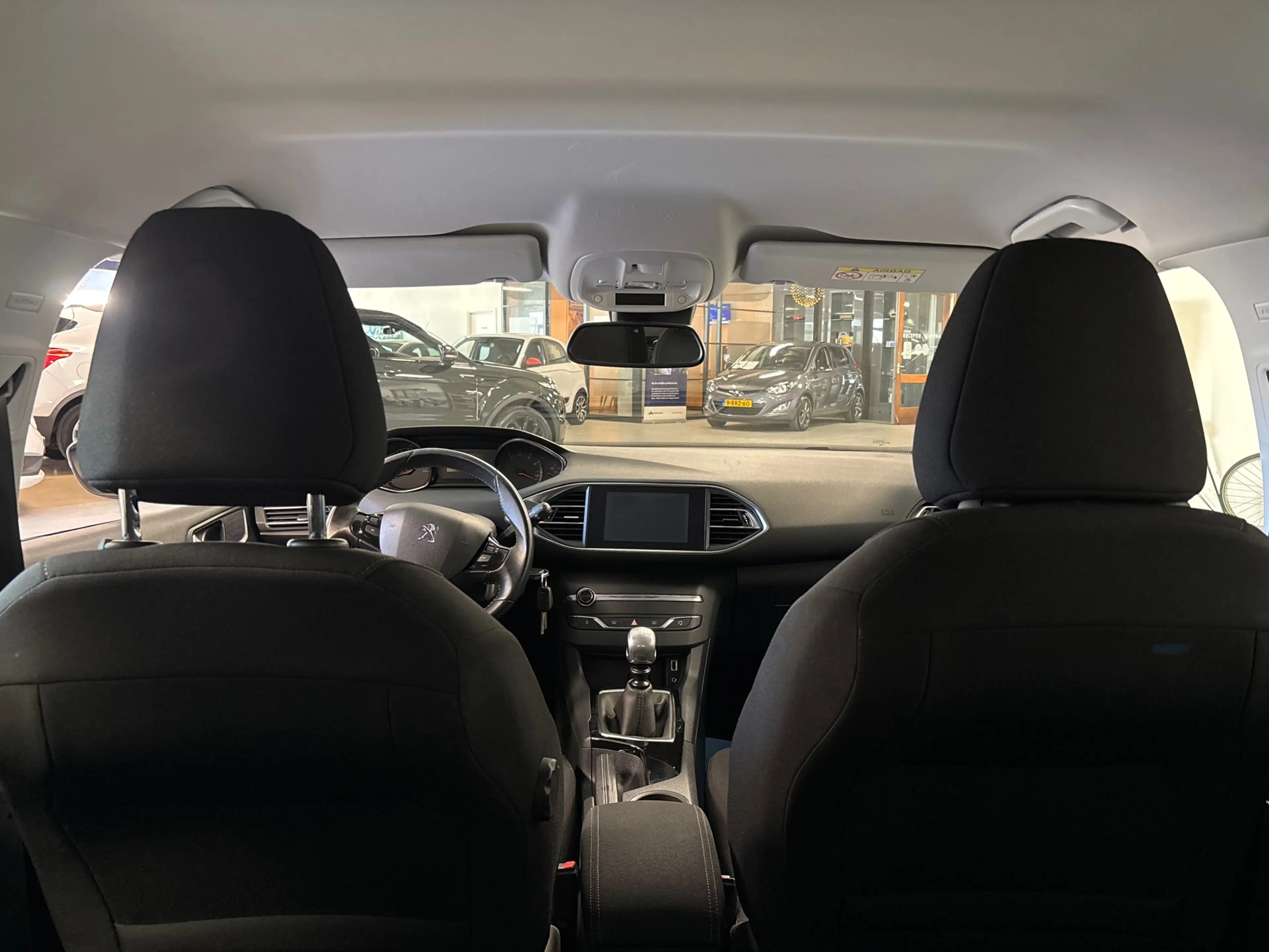 Peugeot 308 1.6 THP Active — photo 8