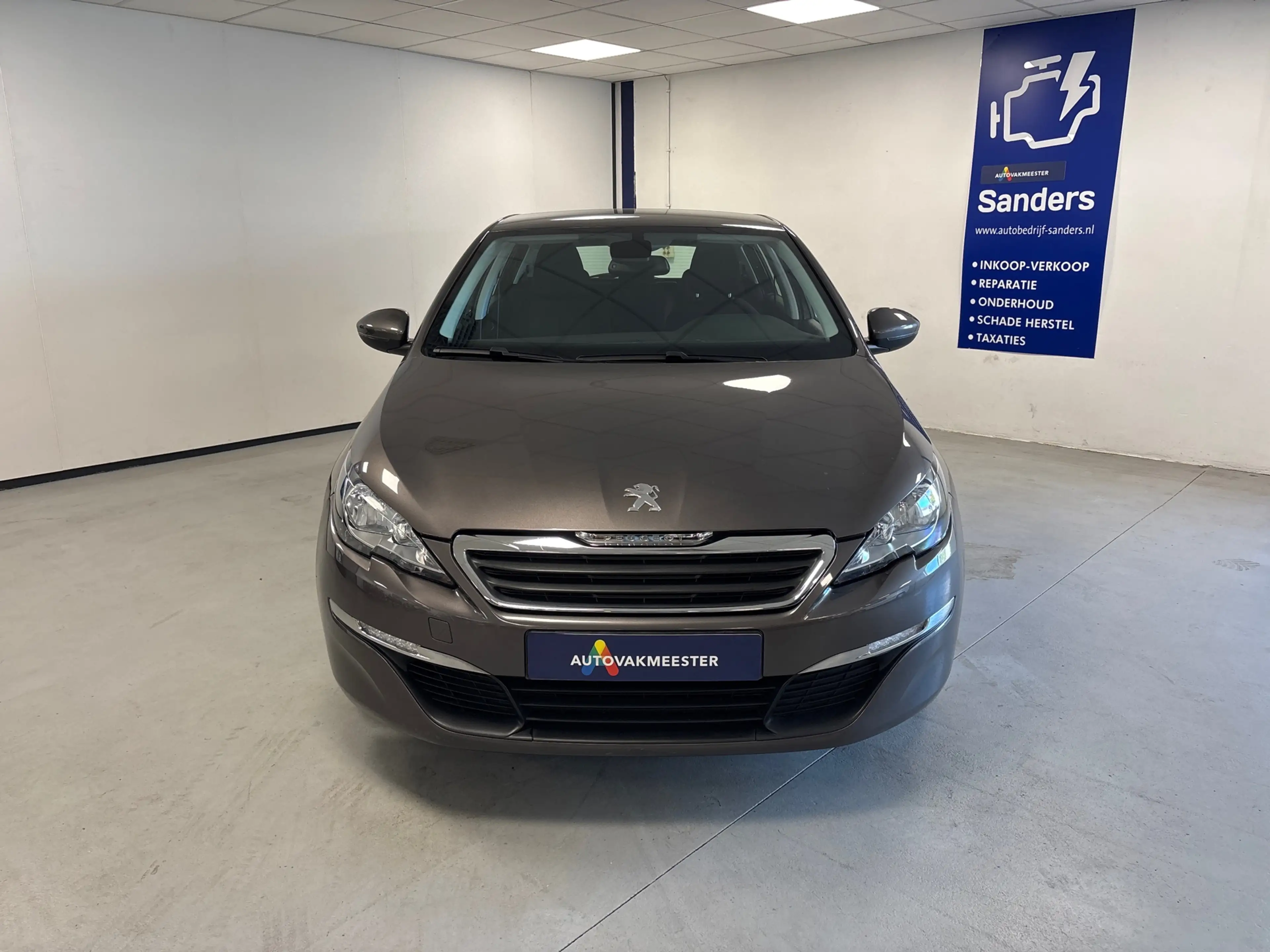 Peugeot 308 1.6 THP Active — photo 2