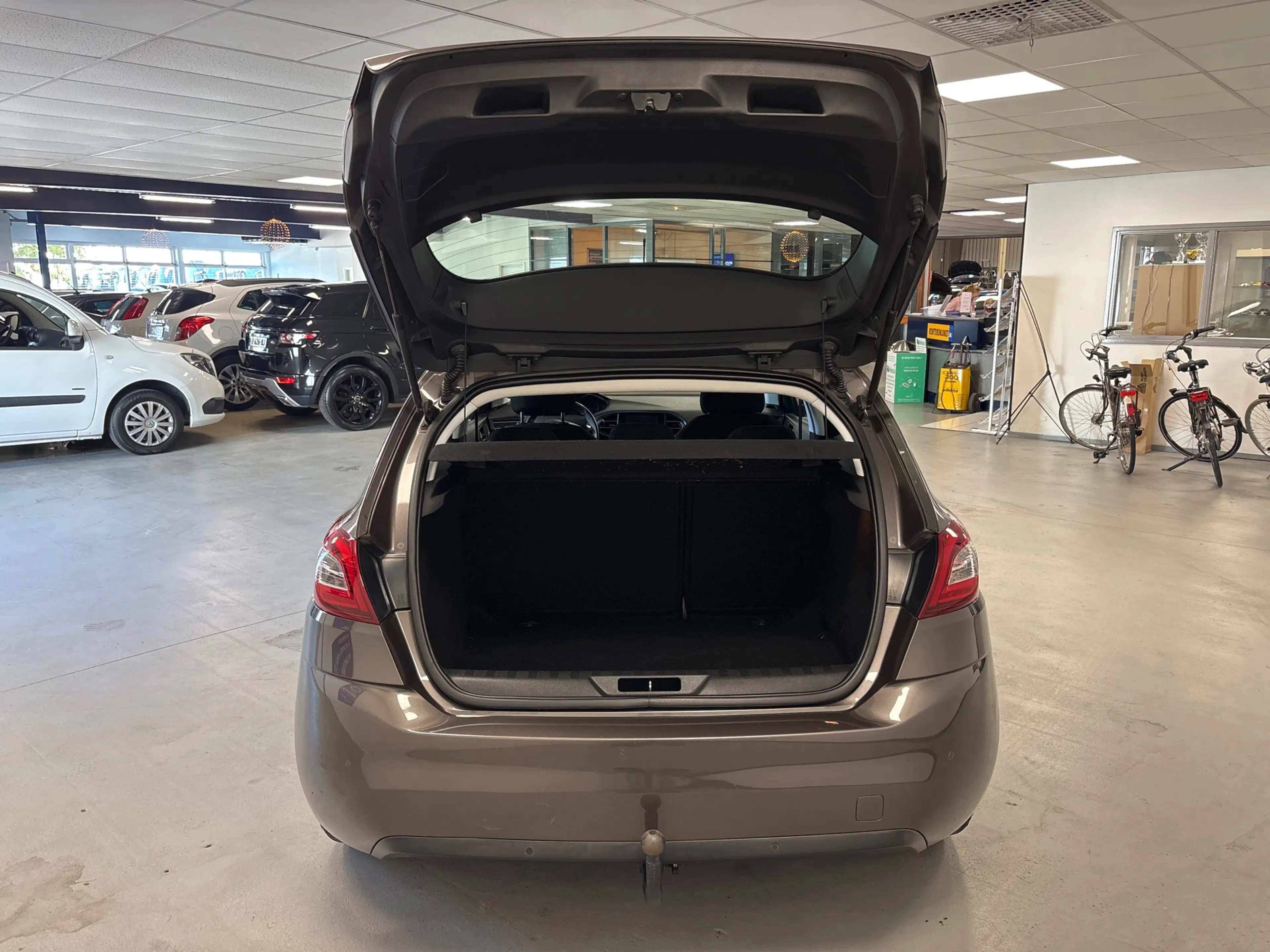 Peugeot 308 1.6 THP Active — photo 6