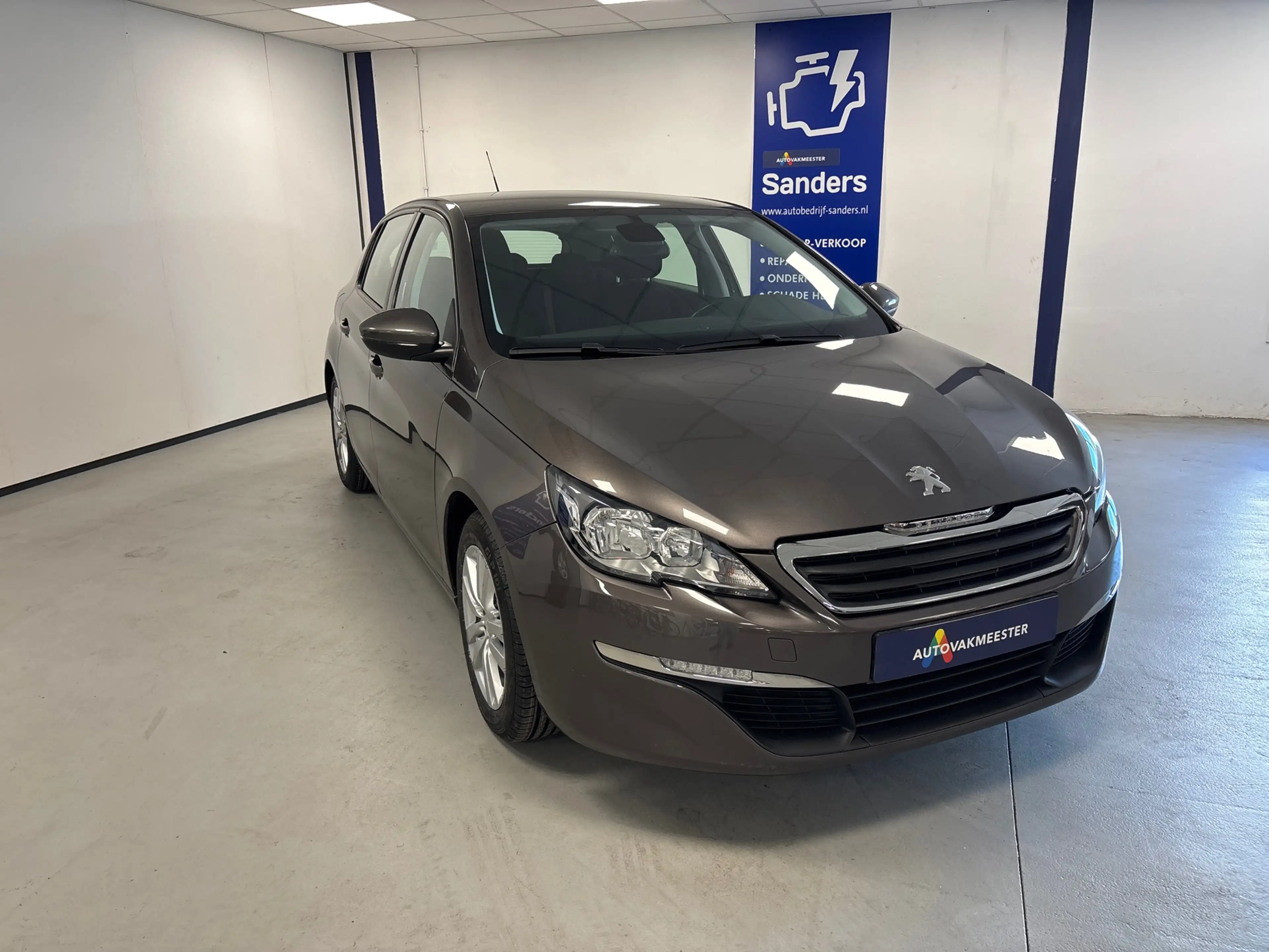 Peugeot 308 1.6 THP Active — photo 3