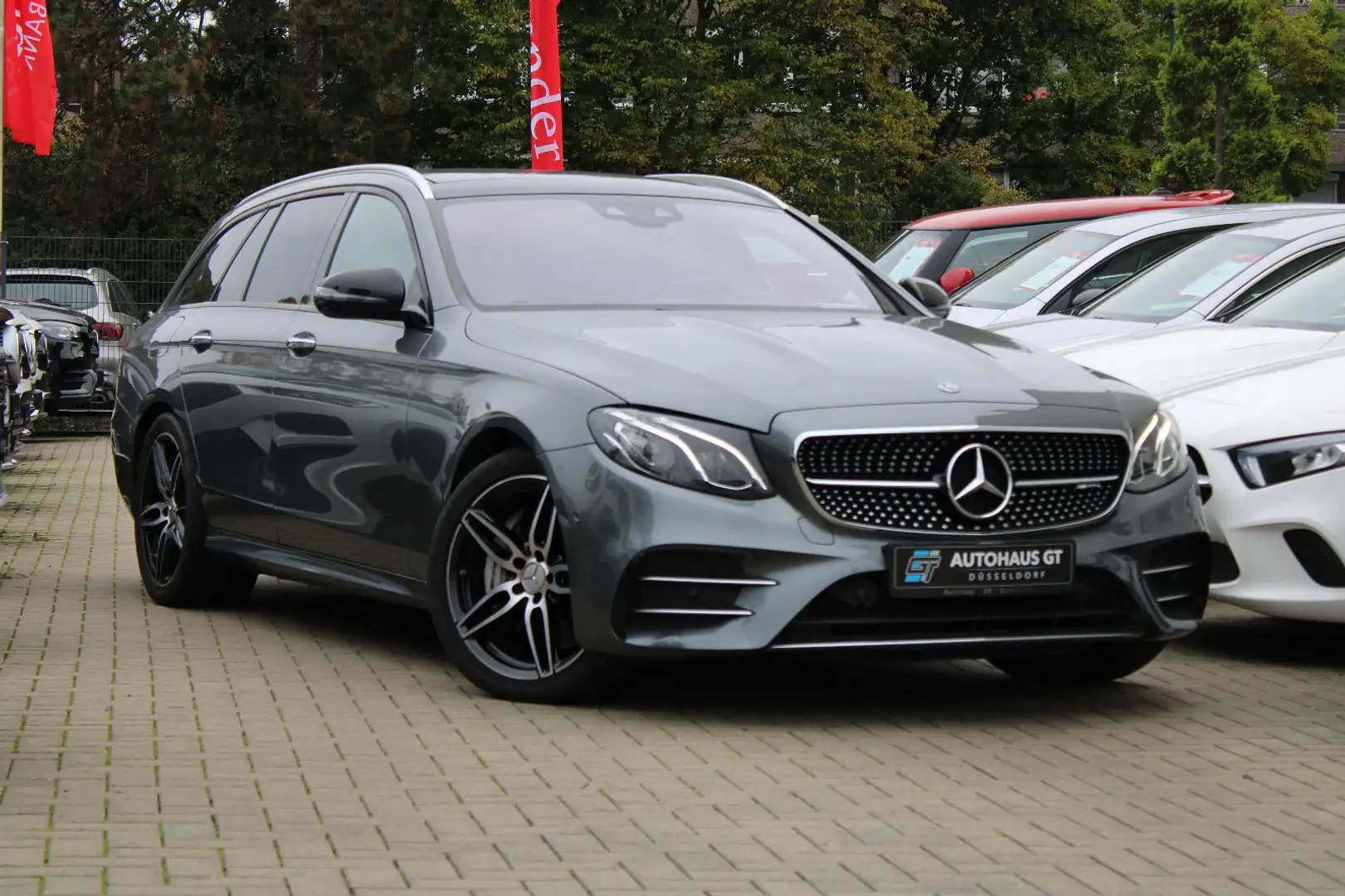 Mercedes-Benz E 53 AMG T 4Matic+/Night/Pano/Airmat/HuD/Kam/AHK Grau - 1