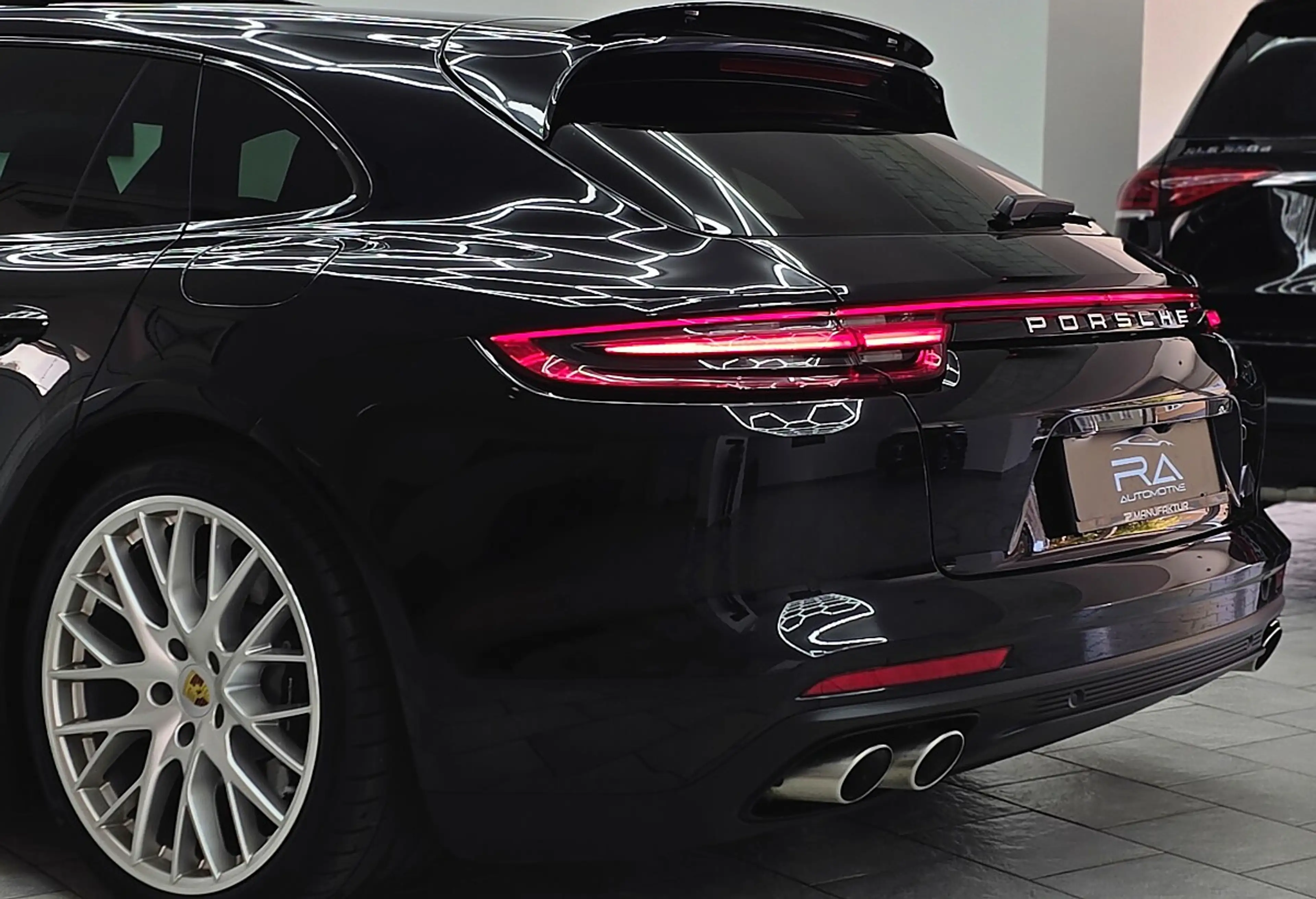 Porsche Panamera 4 E-Hybrid PHEV Sport Turismo Aut. — photo 9
