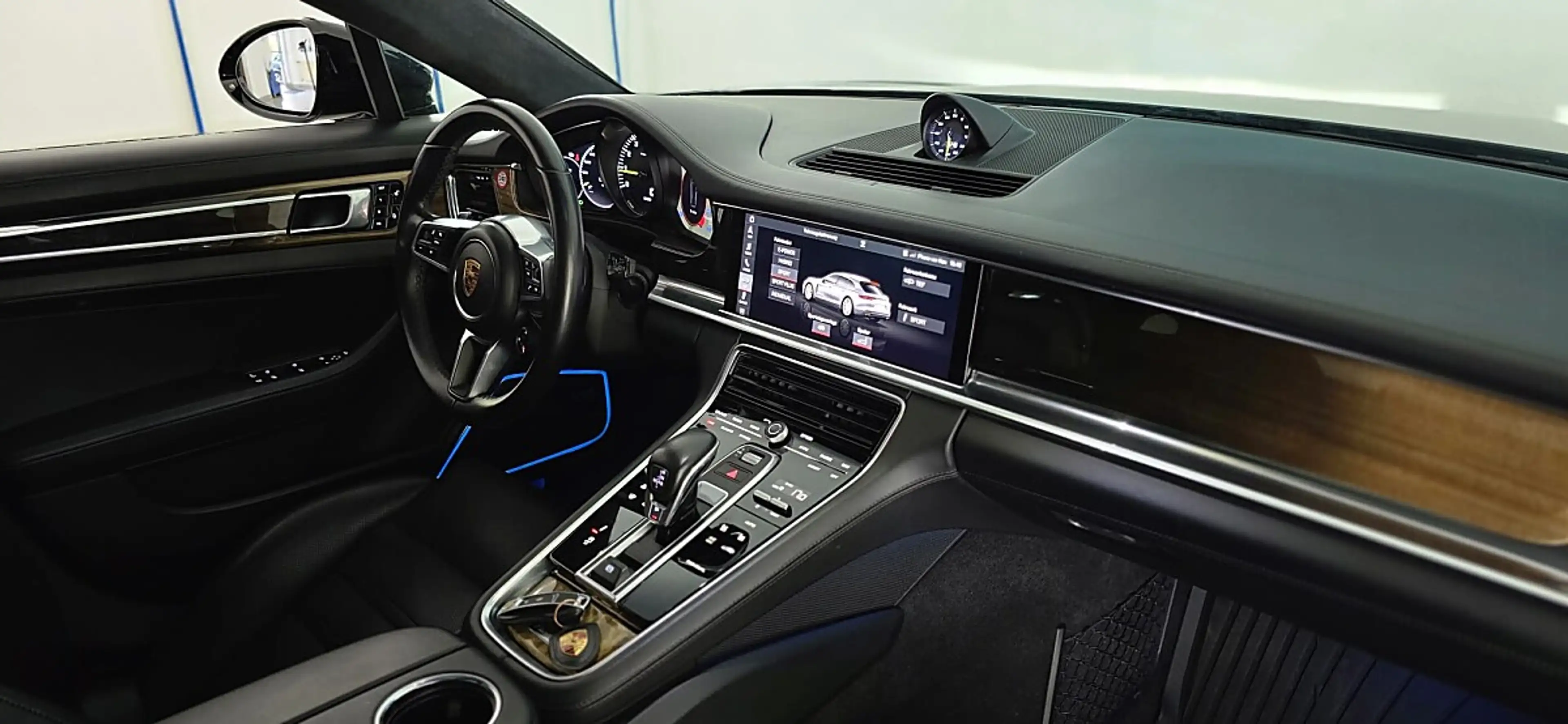 Porsche Panamera 4 E-Hybrid PHEV Sport Turismo Aut. — photo 15