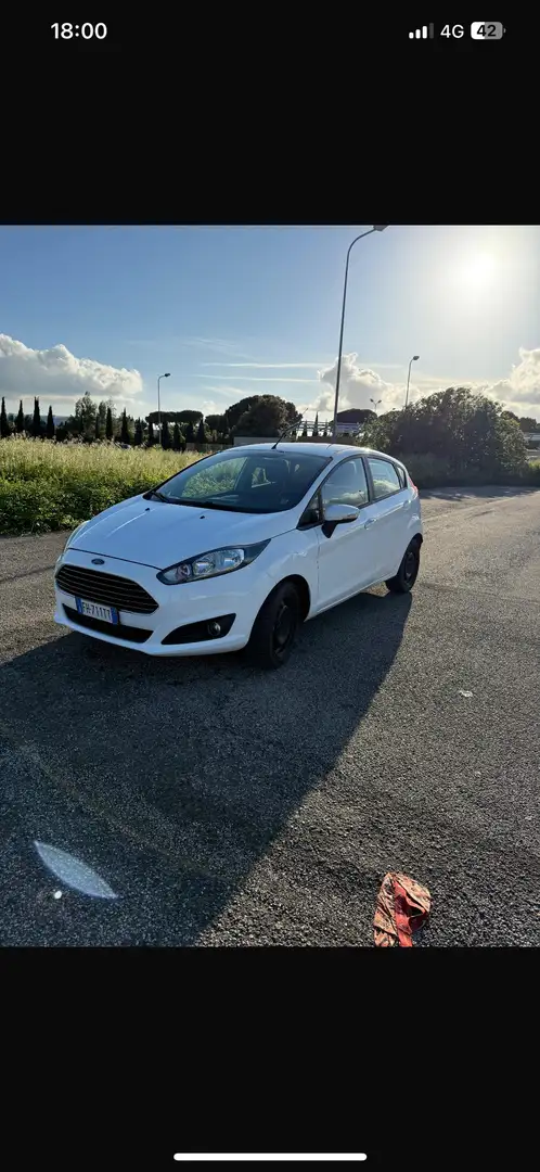 Ford Fiesta 5p 1.5 tdci 75cv Biały - 1