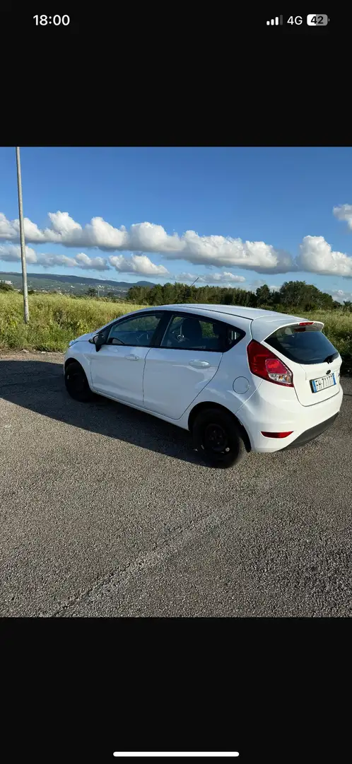 Ford Fiesta 5p 1.5 tdci 75cv Biały - 2