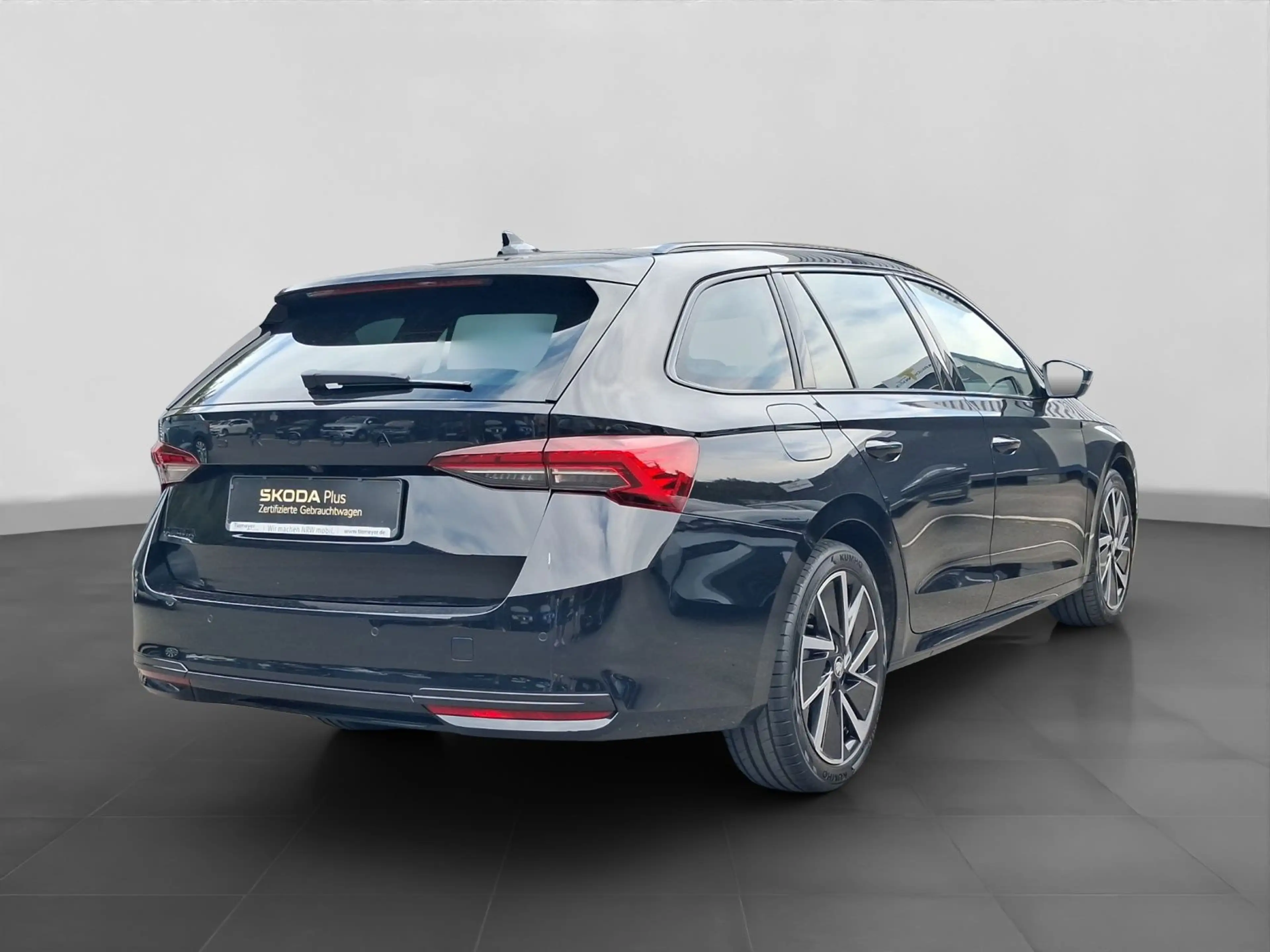 Skoda Octavia Combi 1.5 TSI mHEV Sportline LED LM18 — photo 3