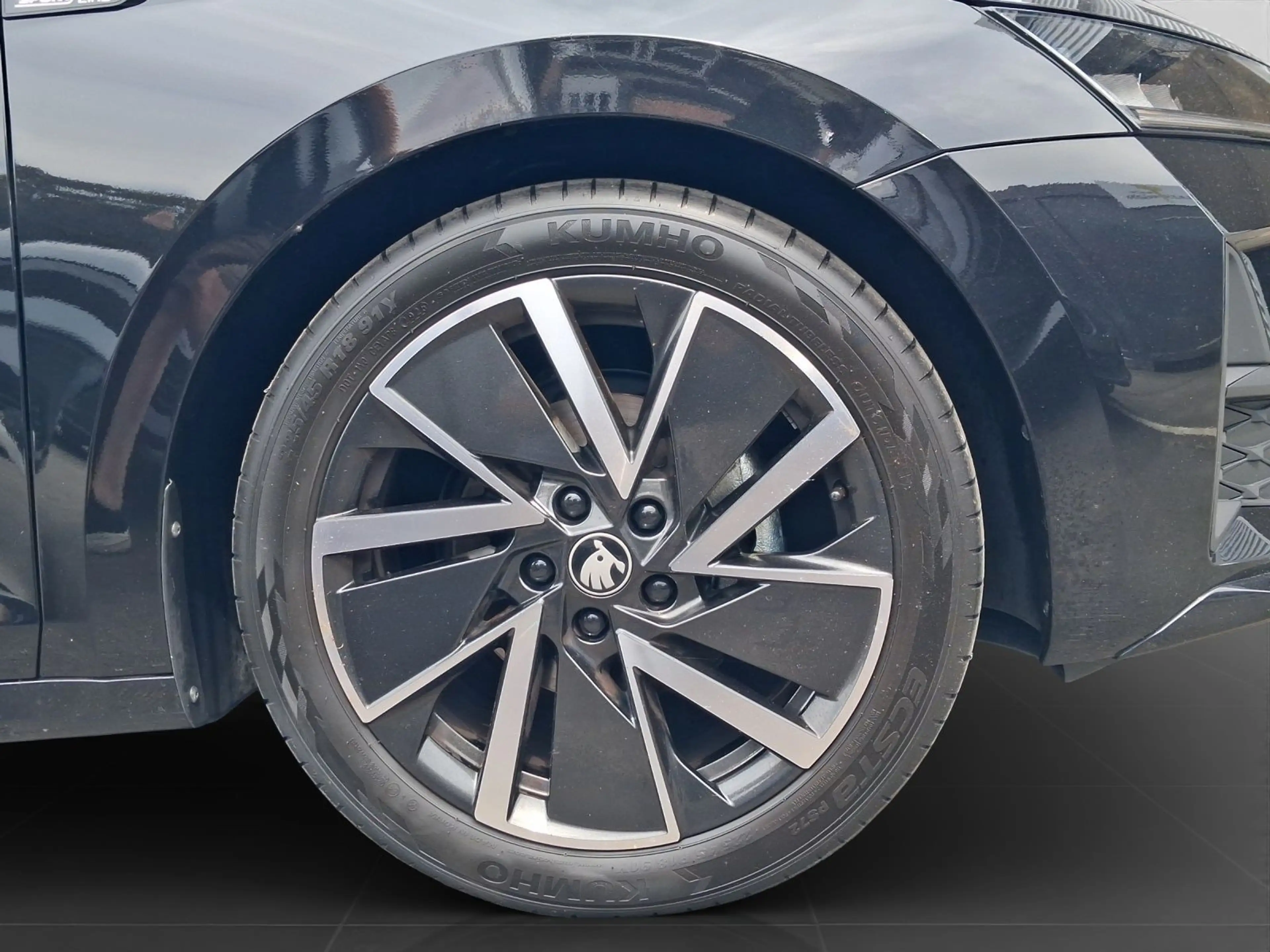 Skoda Octavia Combi 1.5 TSI mHEV Sportline LED LM18 — photo 7