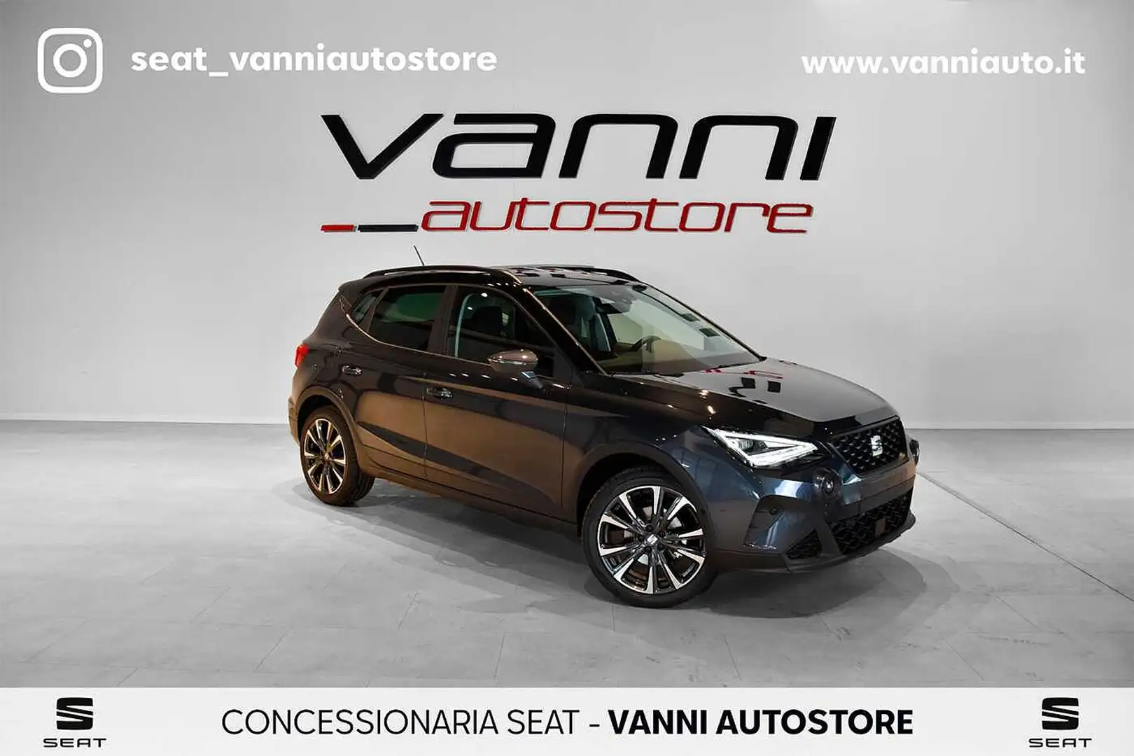 SEAT Arona 1.0 EcoTSI Black Edition - TAN 2,95% entro 09/2025 Gris - 1